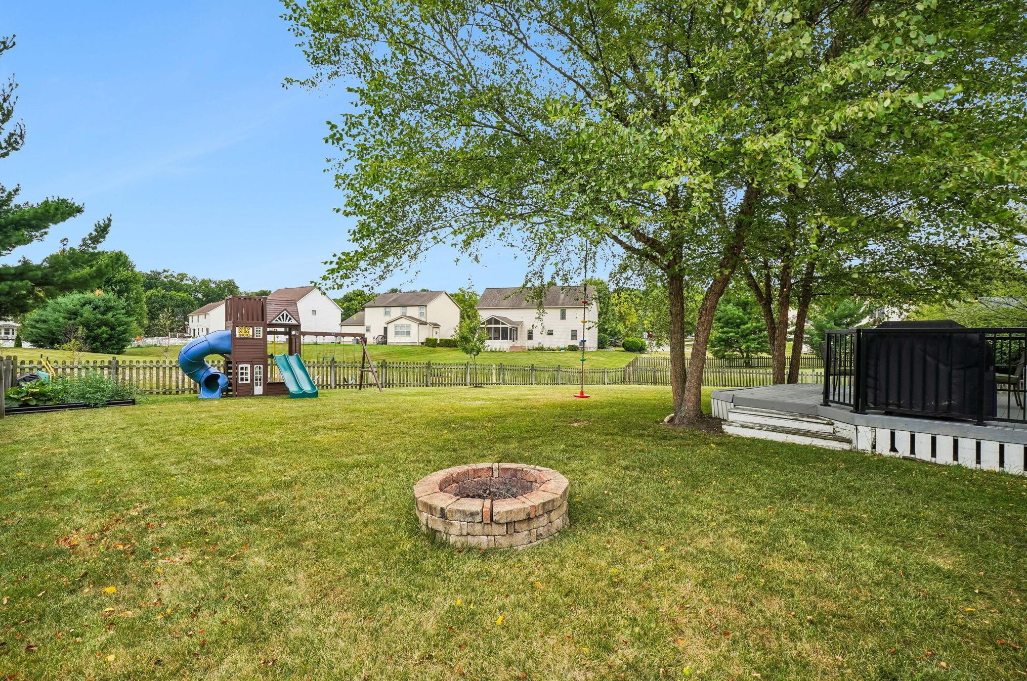 1119 Summer Hill Cir, Columbus OH  43230-6246 exterior