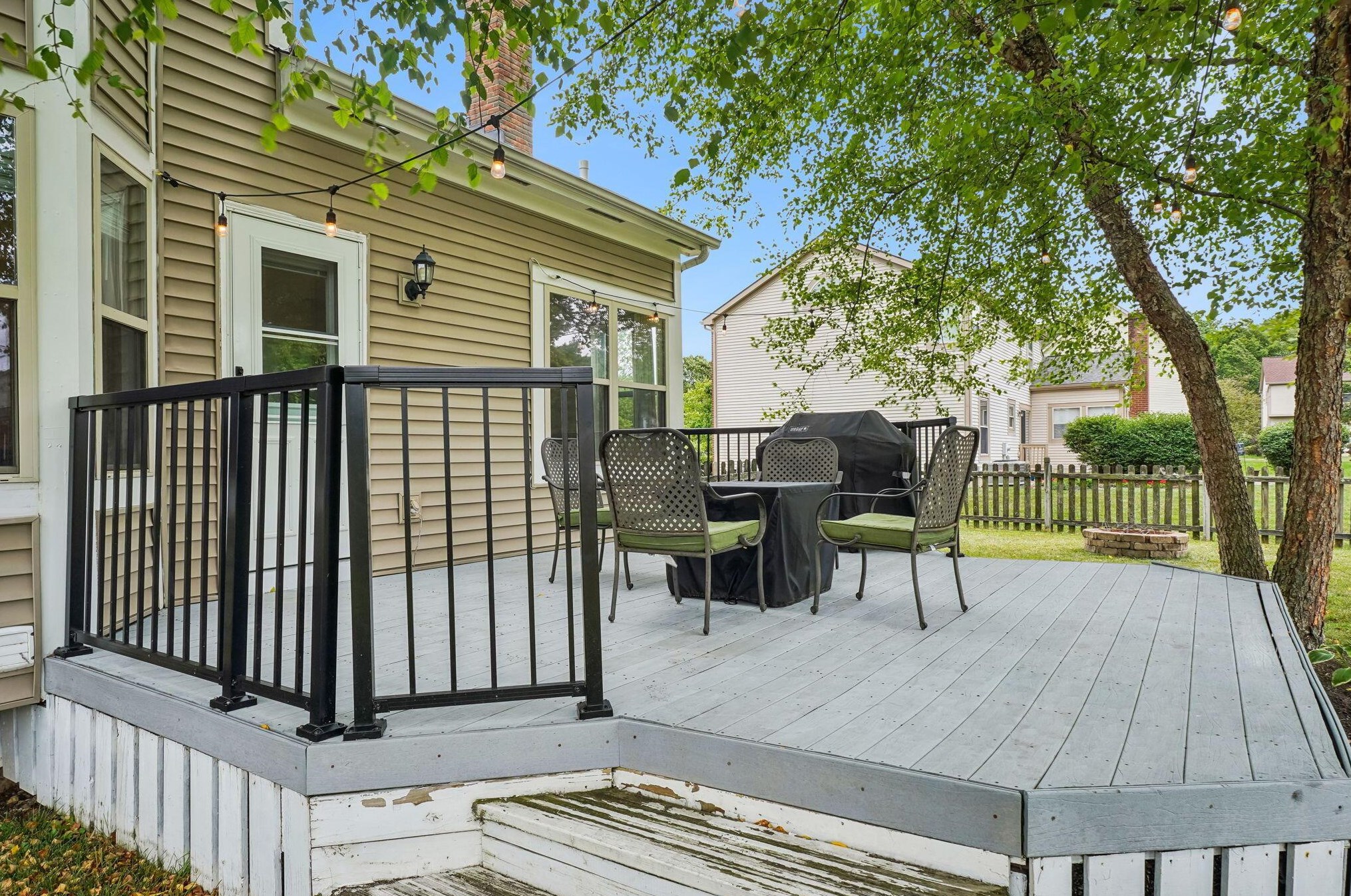 1119 Summer Hill Cir, Columbus OH  43230-6246 exterior