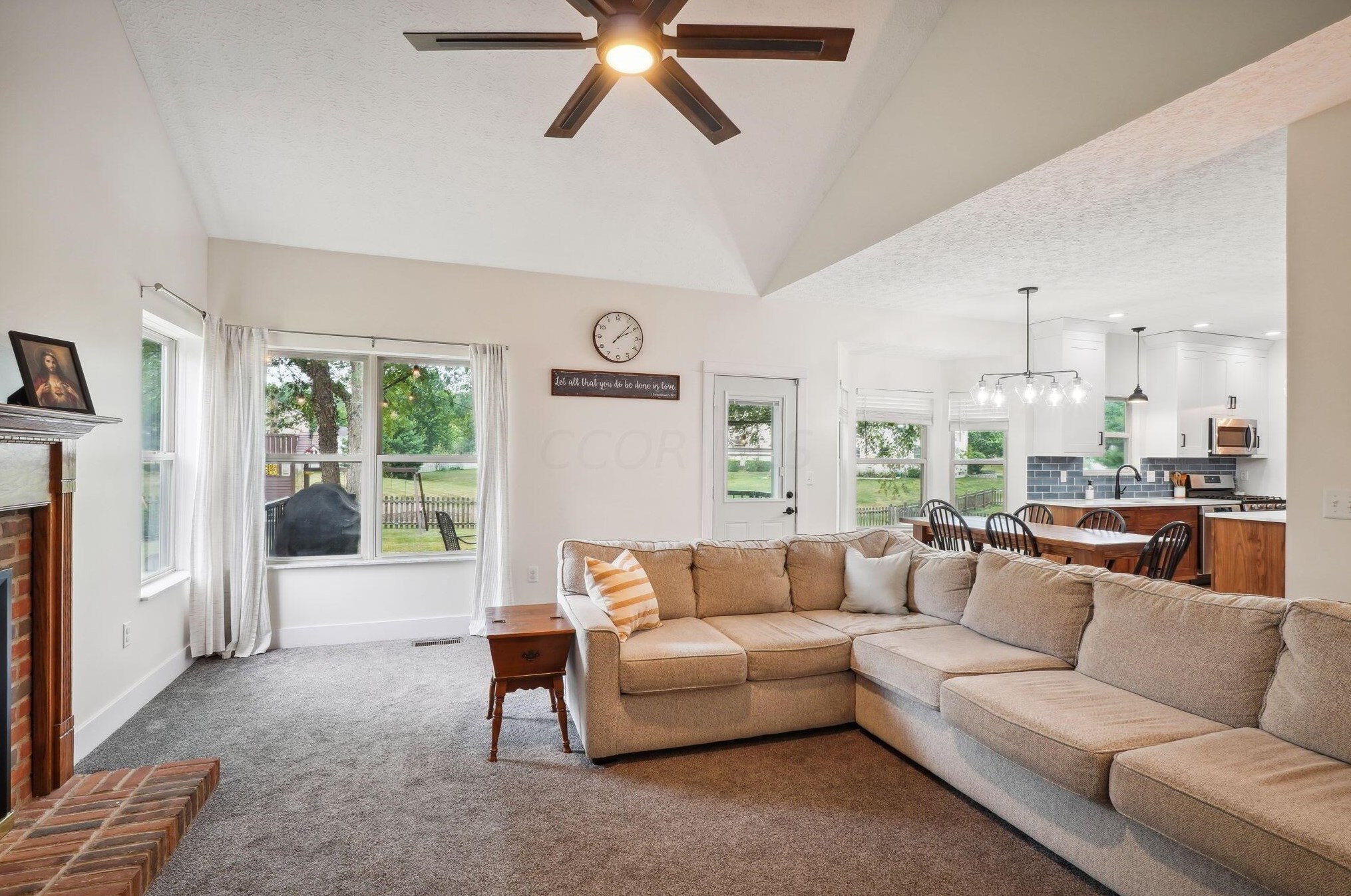 1119 Summer Hill Cir, Columbus OH  43230-6246 exterior