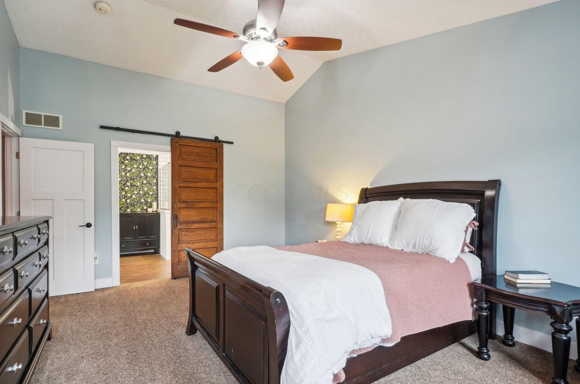 1119 Summer Hill Cir, Columbus OH  43230-6246 exterior