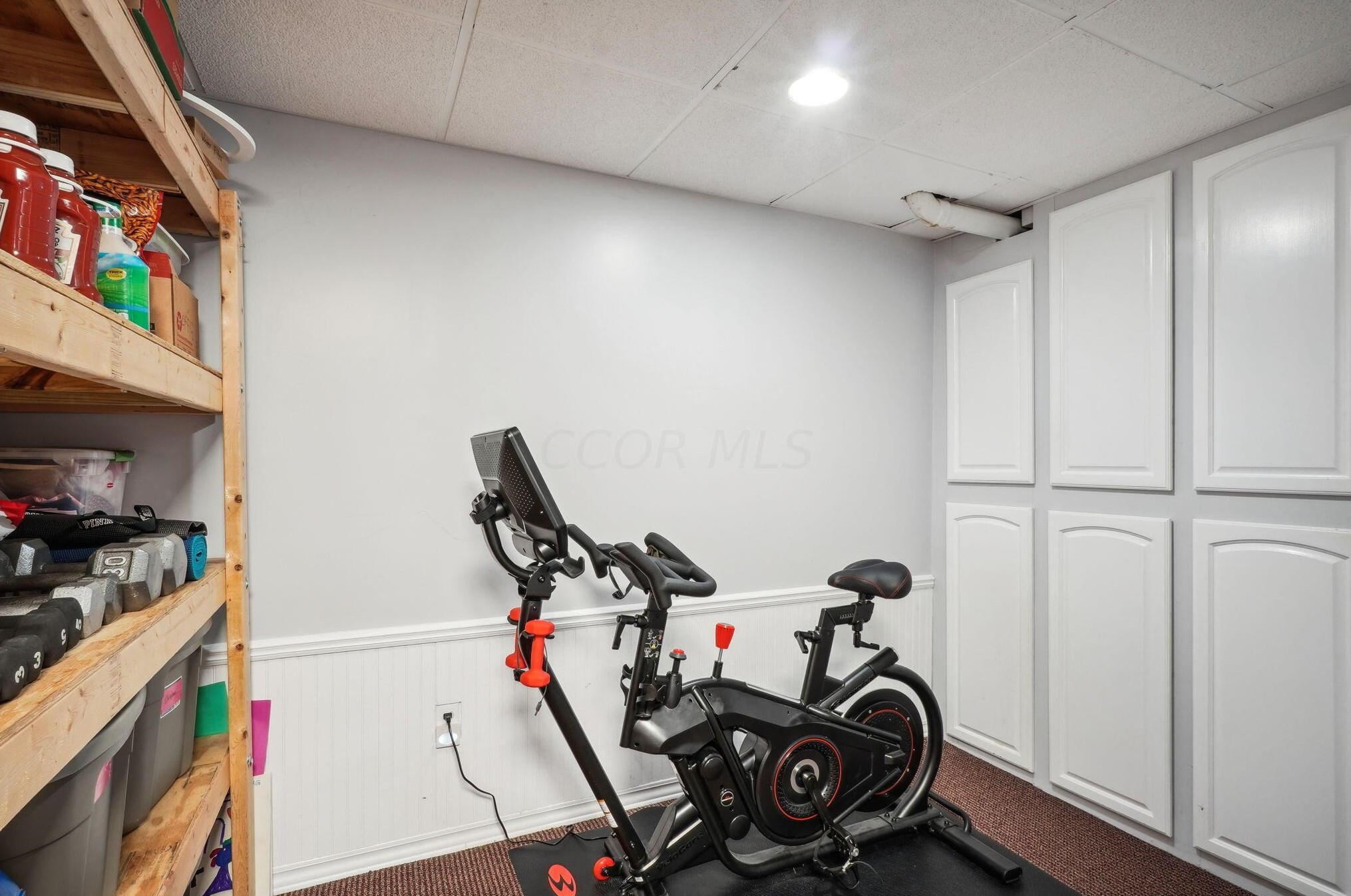 1119 Summer Hill Cir, Columbus OH  43230-6246 exterior