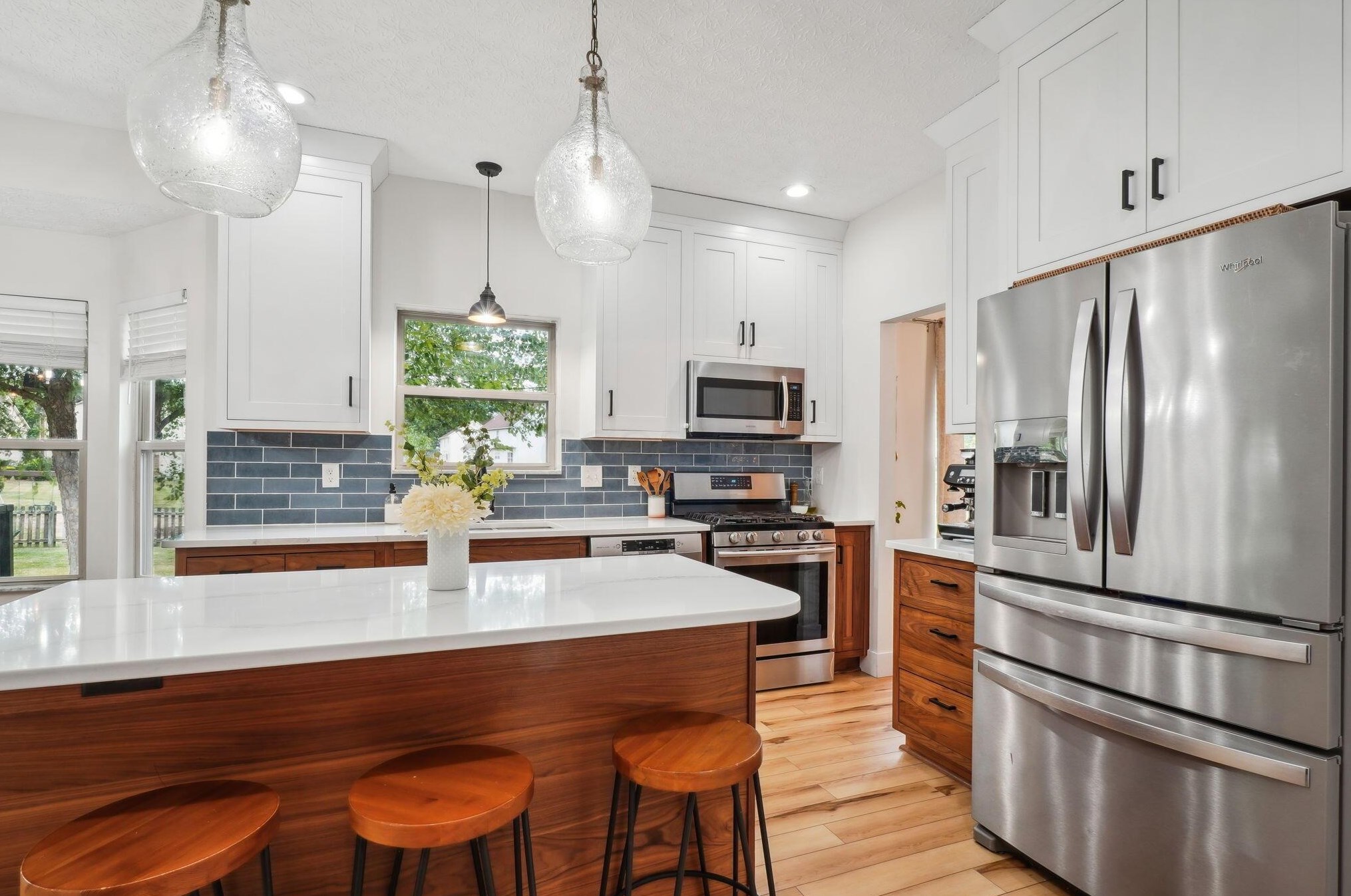 1119 Summer Hill Cir, Columbus OH  43230-6246 exterior