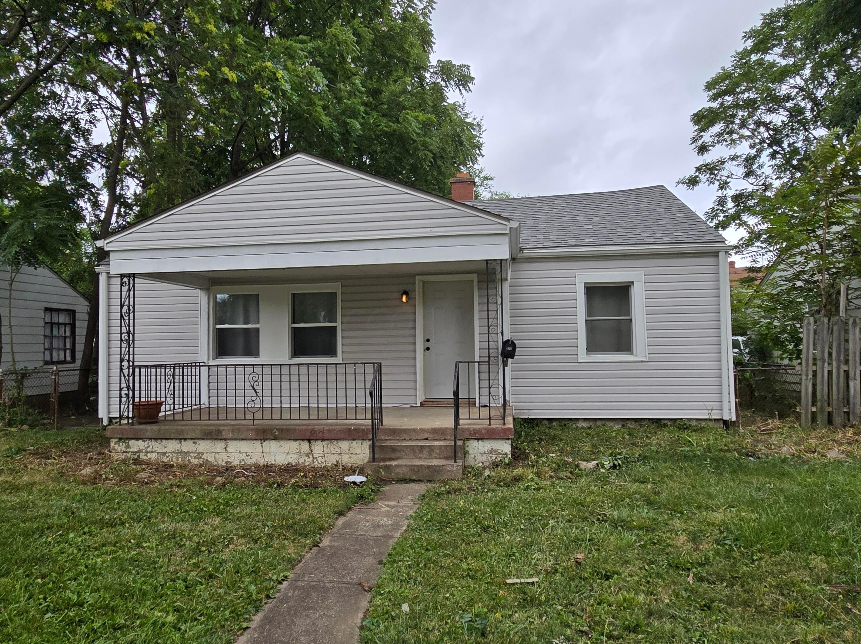 978 19 Ave, Columbus OH 43211-2458 exterior