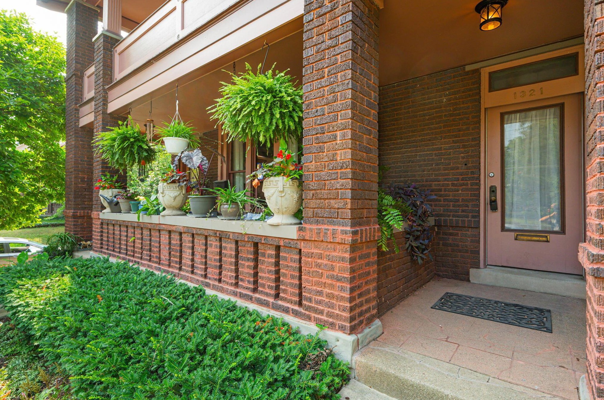 1321 Bryden Rd, Columbus OH 43205-2046 exterior