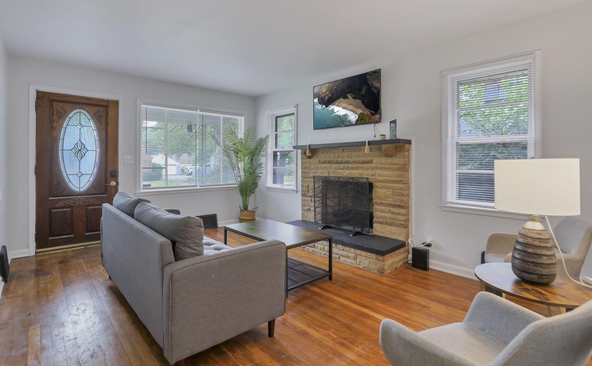 1275 Weber Rd, Columbus OH 43211-1537 exterior