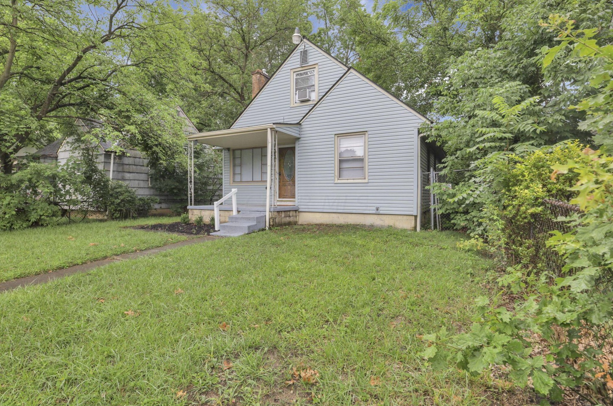 1275 Weber Rd, Columbus OH 43211-1537 exterior