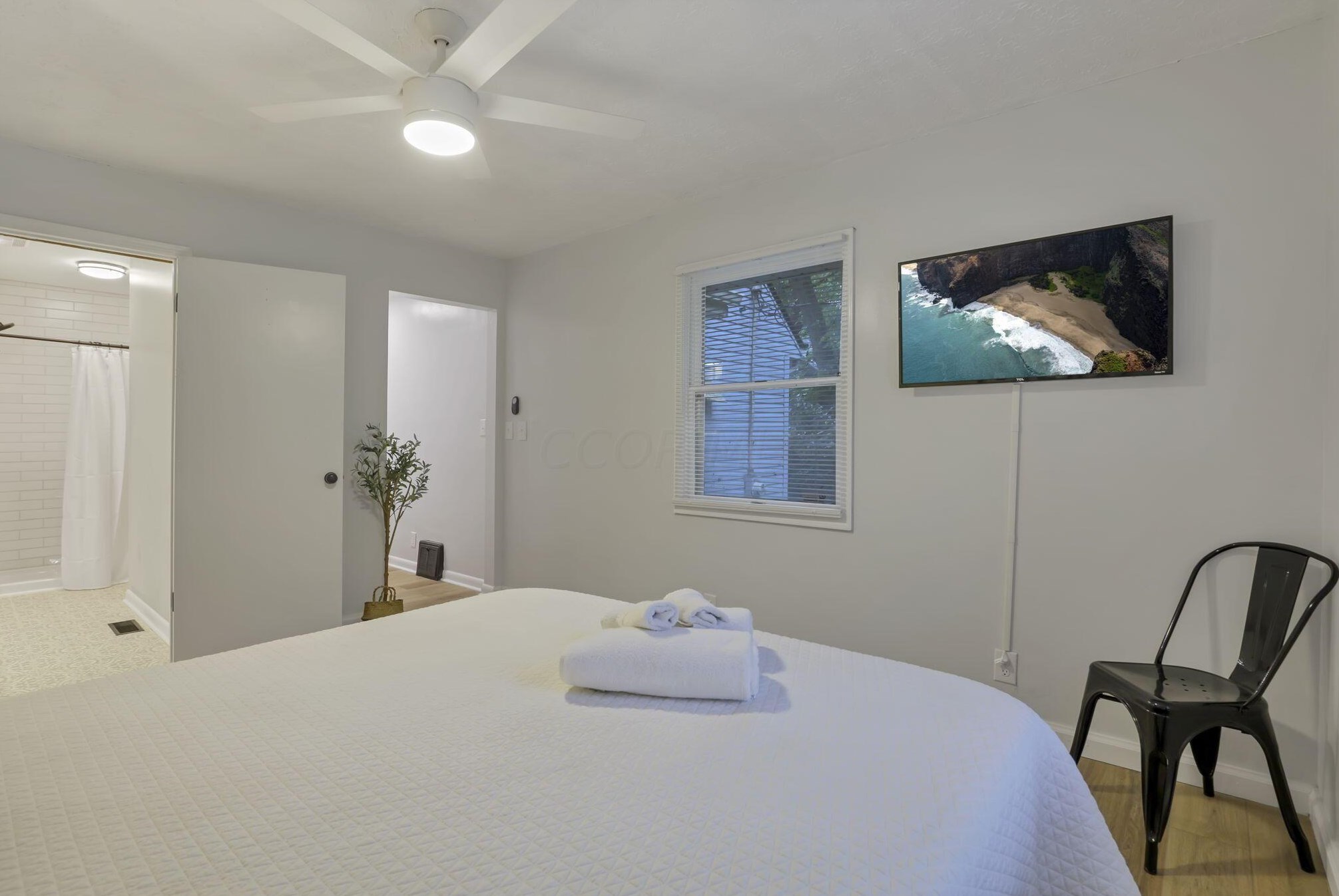 1275 Weber Rd, Columbus OH 43211-1537 exterior