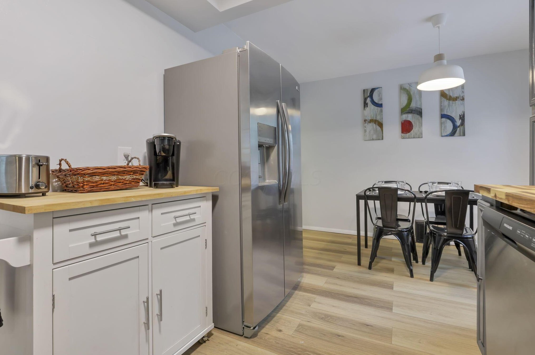 1275 Weber Rd, Columbus OH 43211-1537 exterior