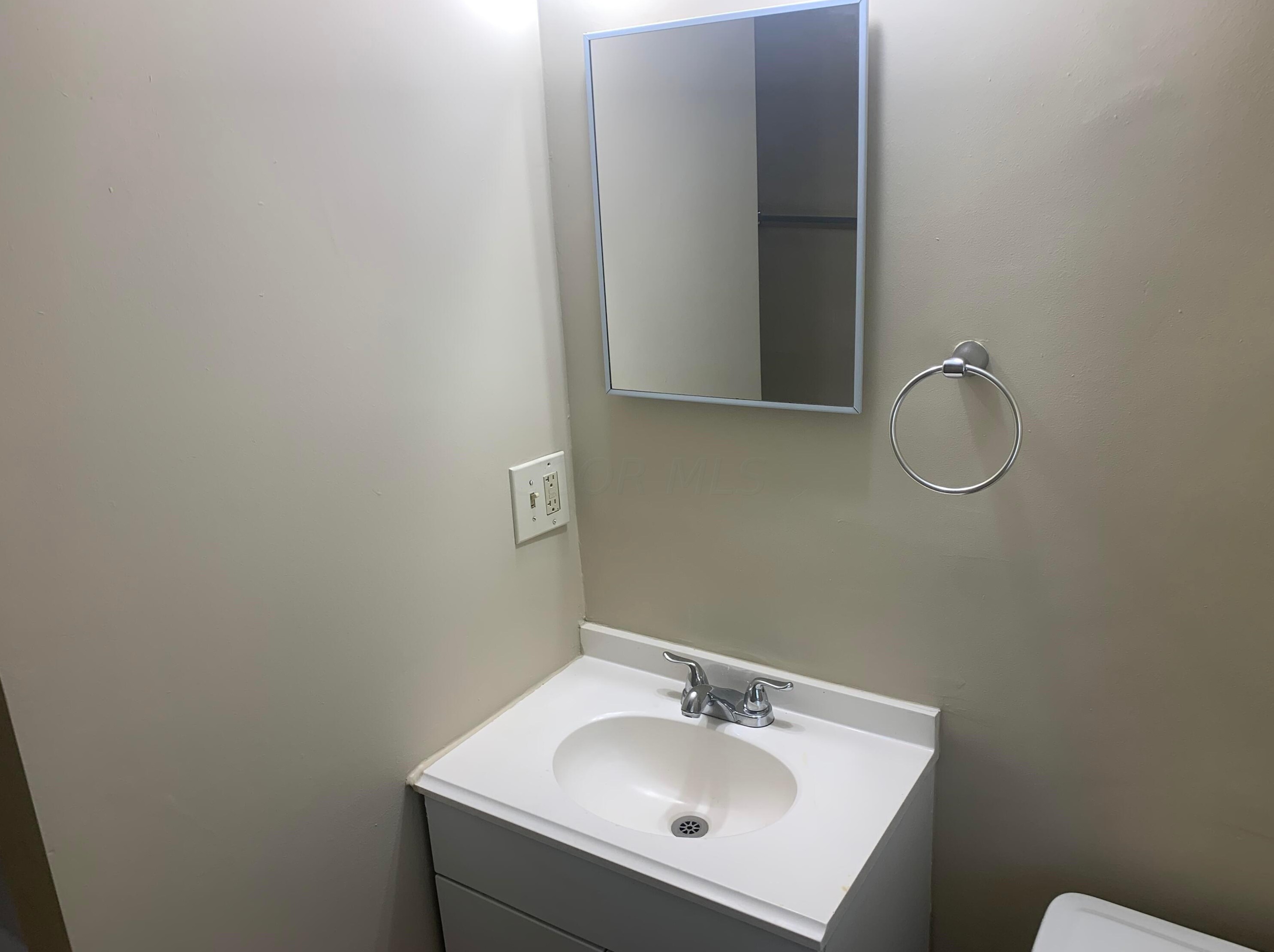 72 Eureka Ave, Columbus OH  43204-3200 exterior