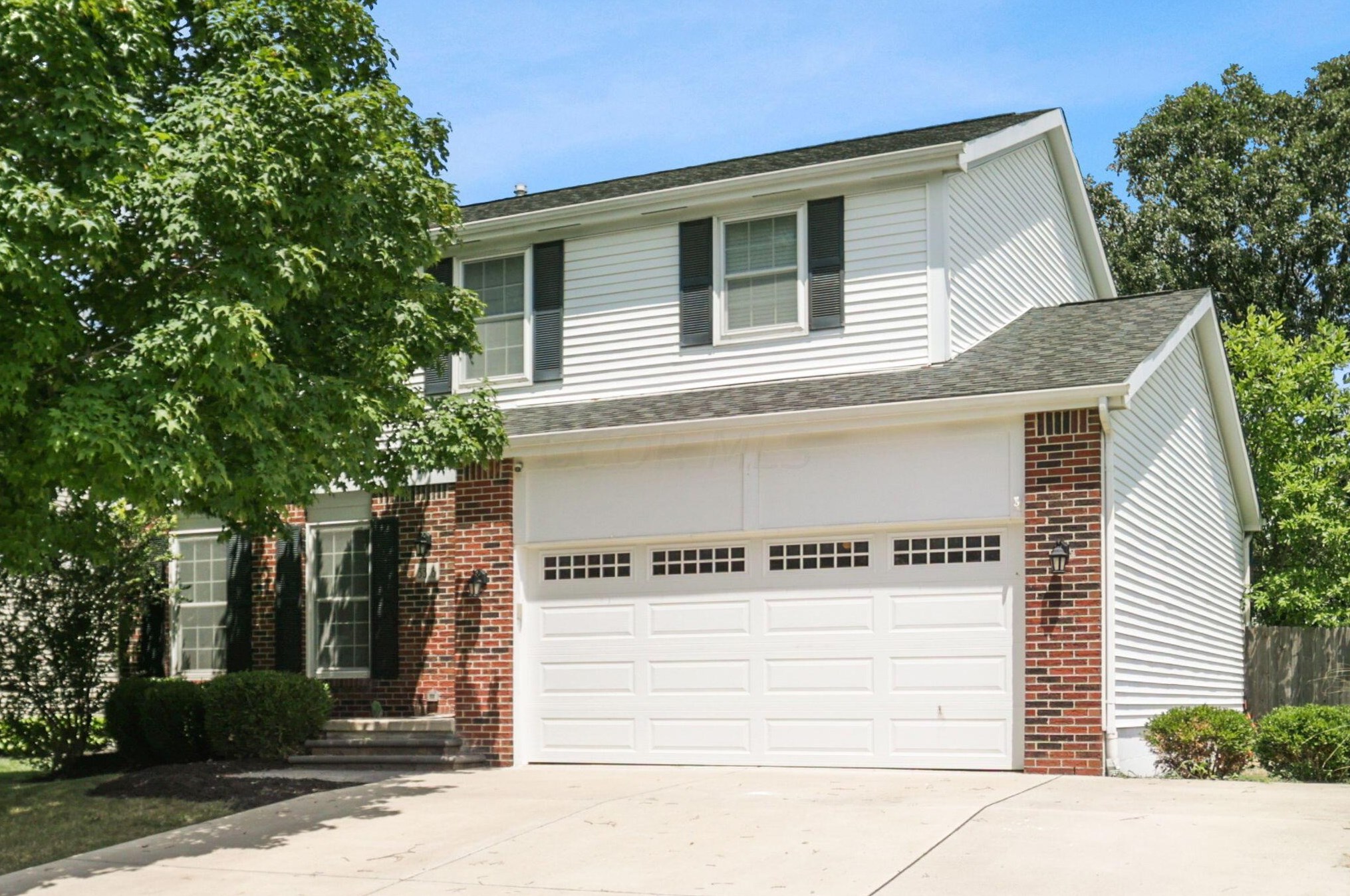 5318 Whispering Oak Blvd, Hilliard, OH 43026