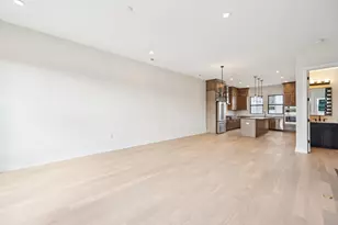 2252 Quarry Trails Dr, Columbus, OH 43228 - Photo 10