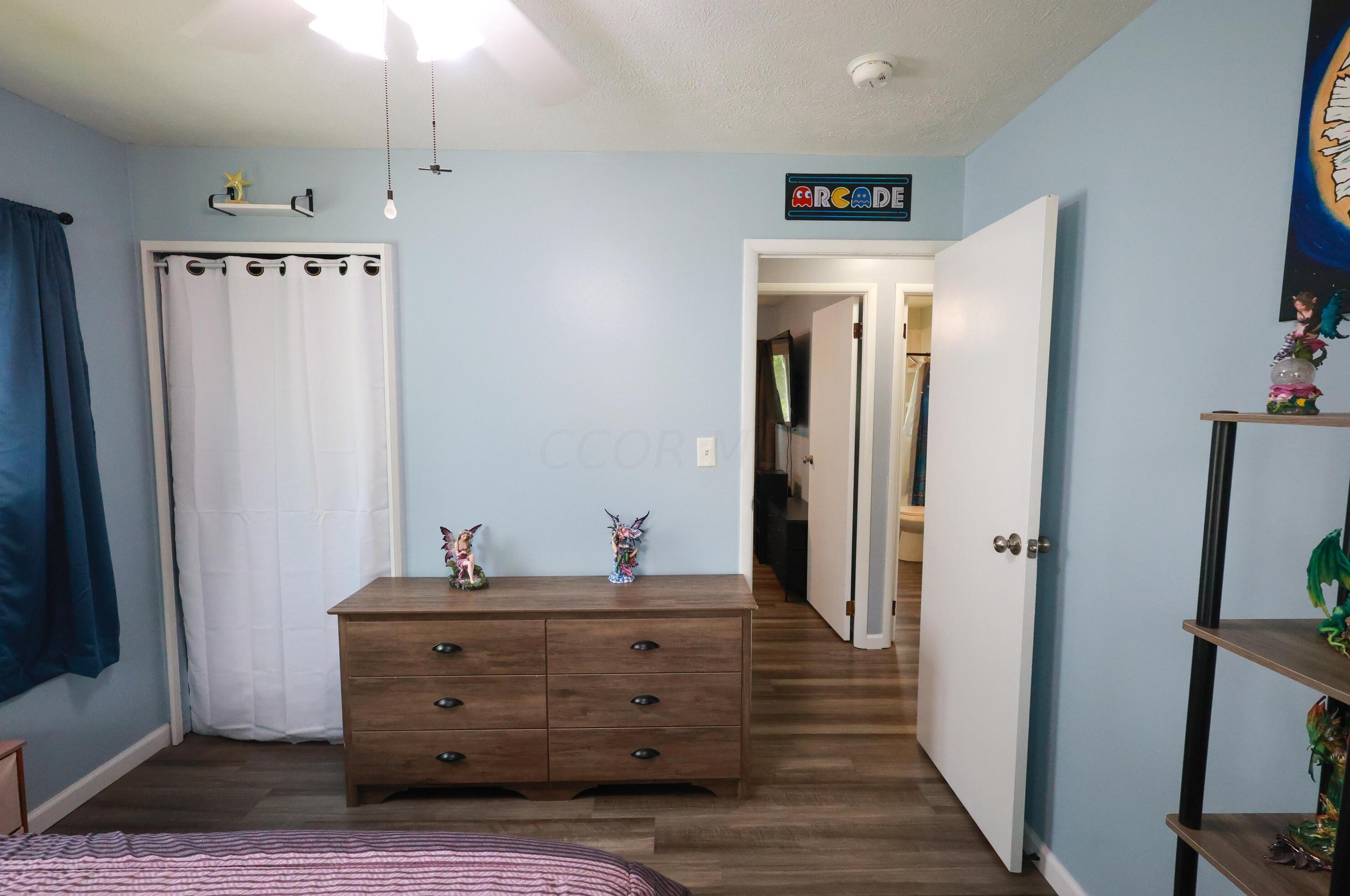 1605 Hillcrest Ave, Columbus OH  43207-4428 exterior