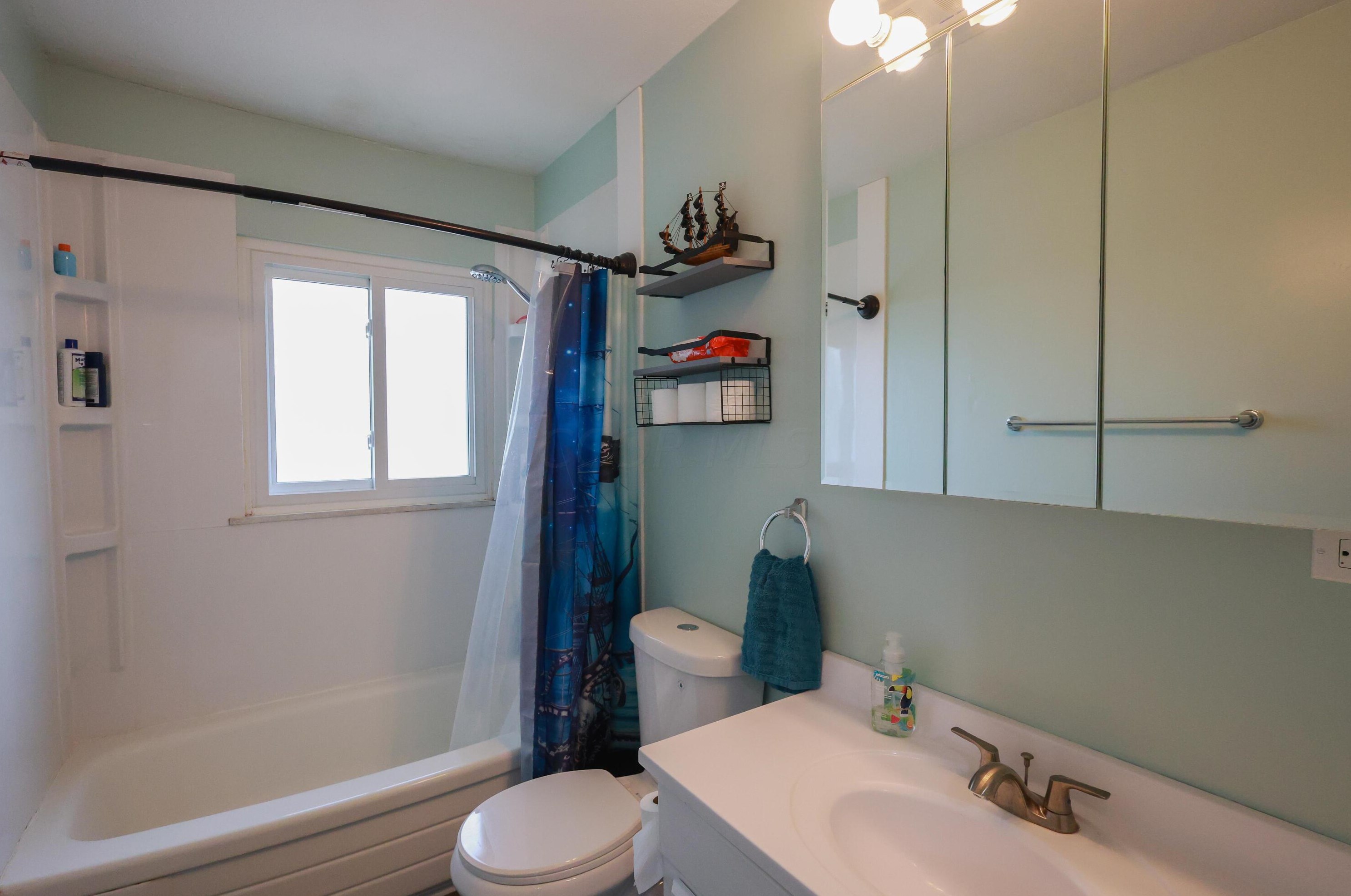 1605 Hillcrest Ave, Columbus OH  43207-4428 exterior