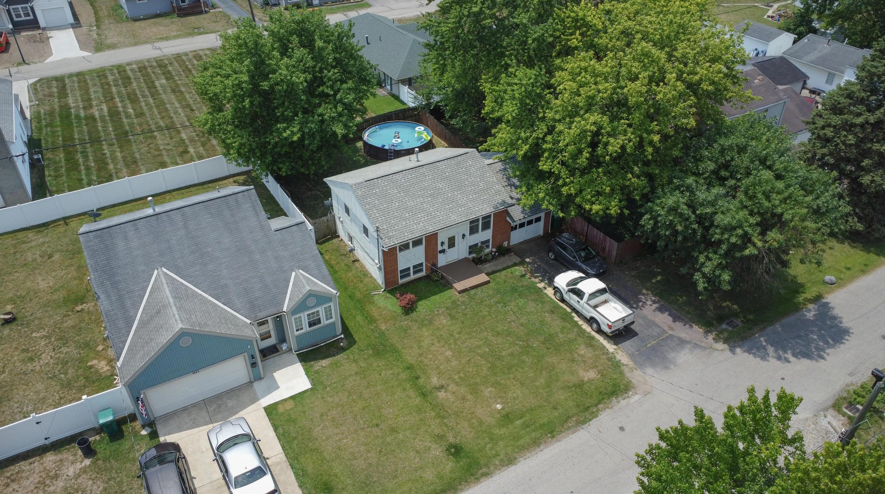 1605 Hillcrest Ave, Columbus OH  43207-4428 exterior