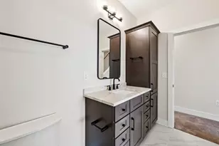 2262 Quarry Trails Dr, Columbus, OH 43228 - Photo 30