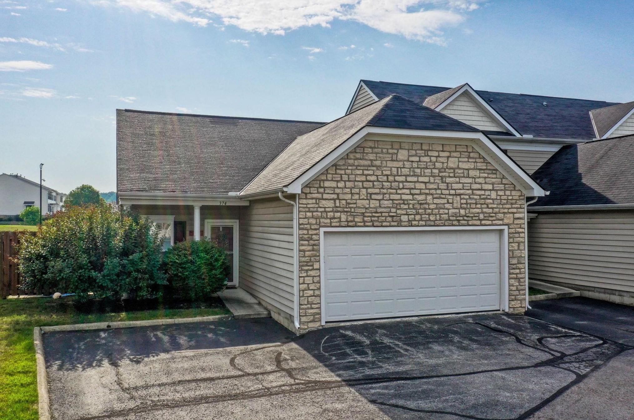 374 Piney Creek Dr #32, Blacklick, OH 43004