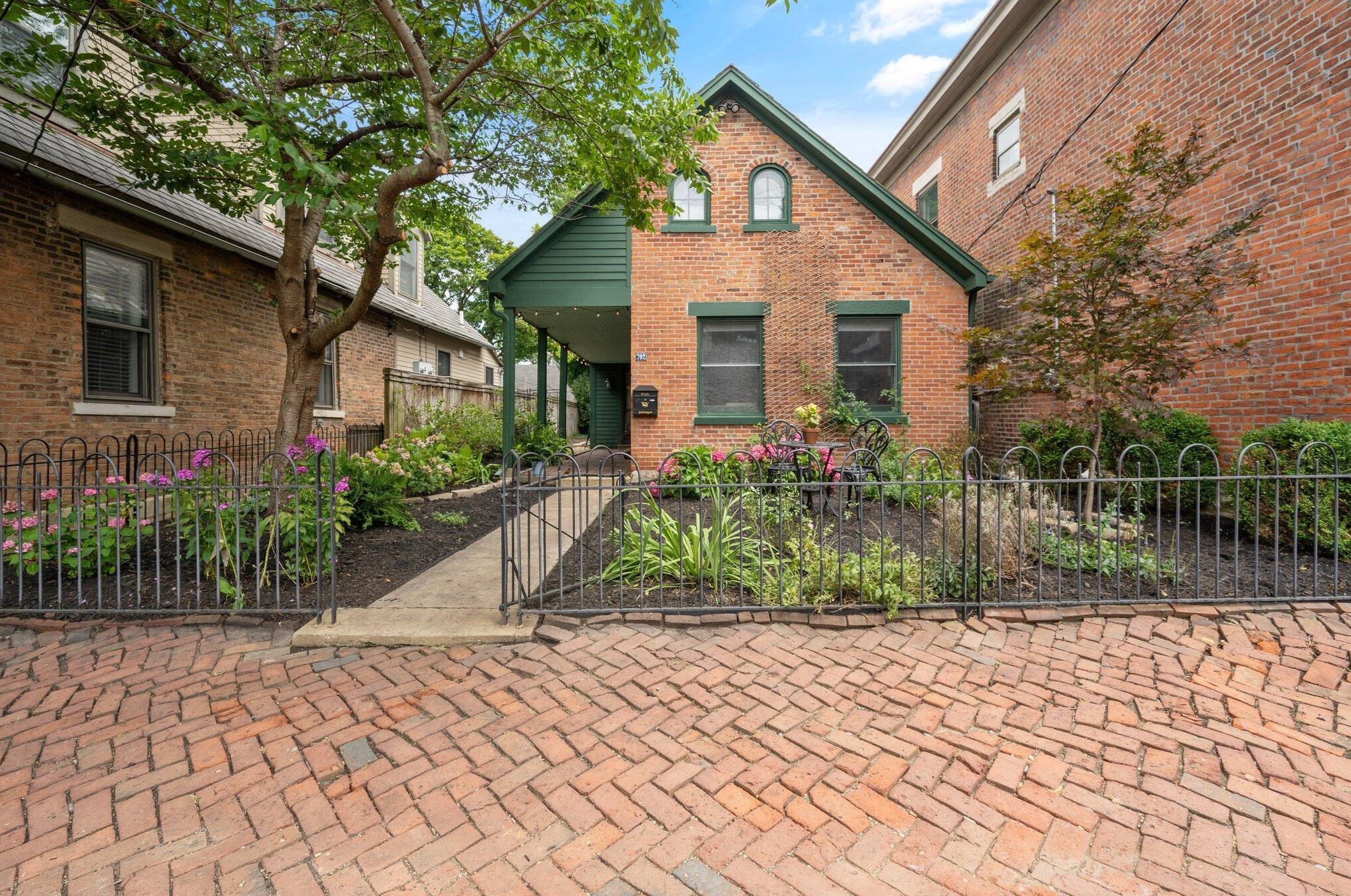 792 3rd St, Columbus OH  43206-2004 exterior