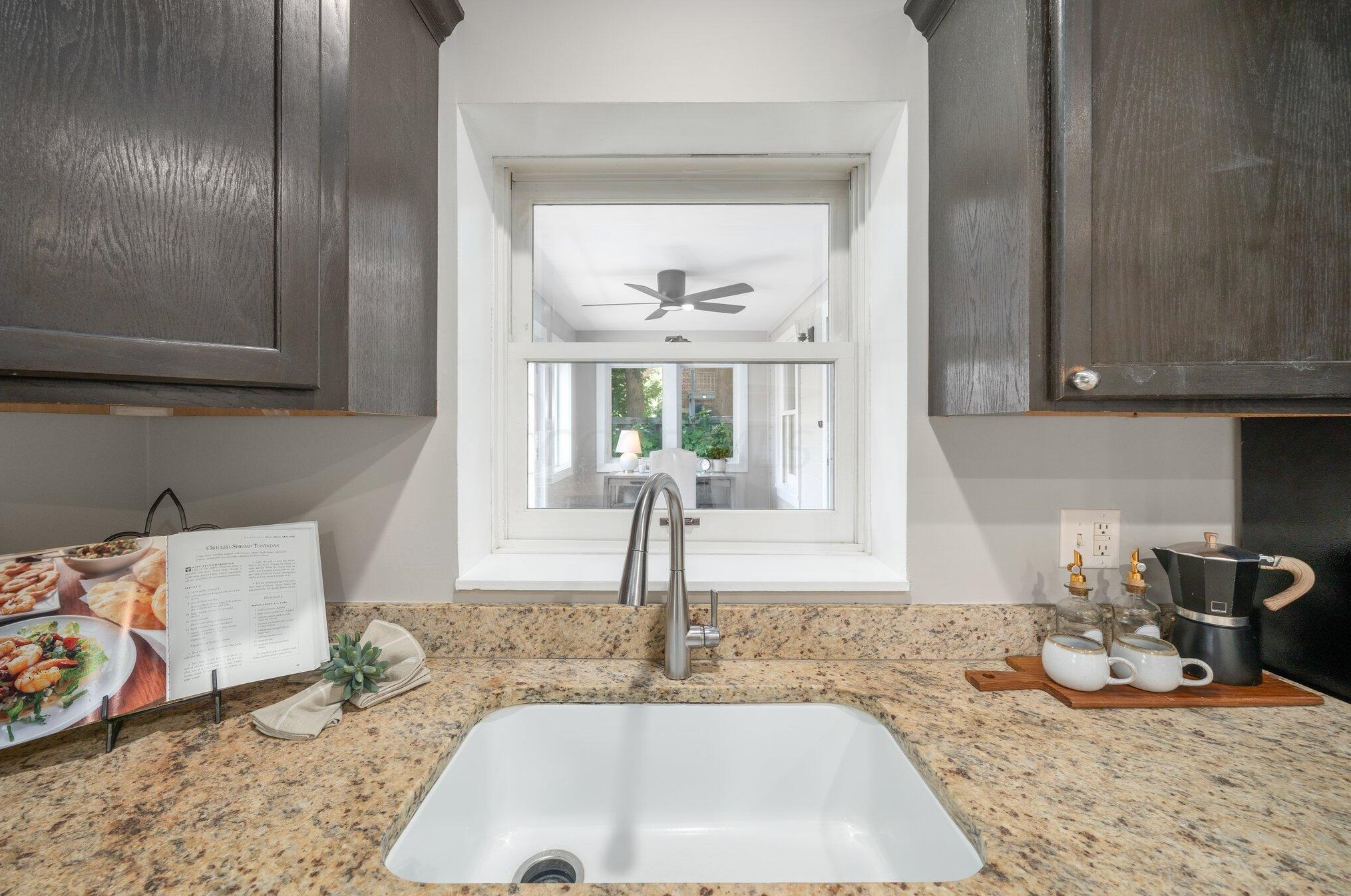 792 3rd St, Columbus OH  43206-2004 exterior