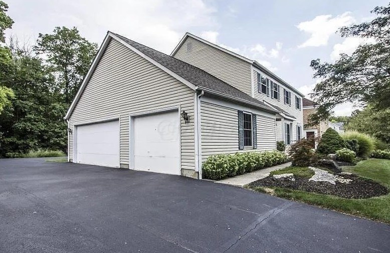 1212 Worthington Woods Blvd, Columbus, OH 43085