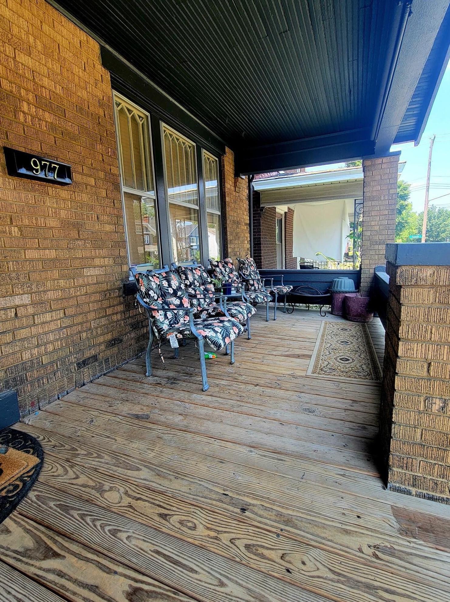 977 Ohio Ave, Columbus, OH 43206-1571