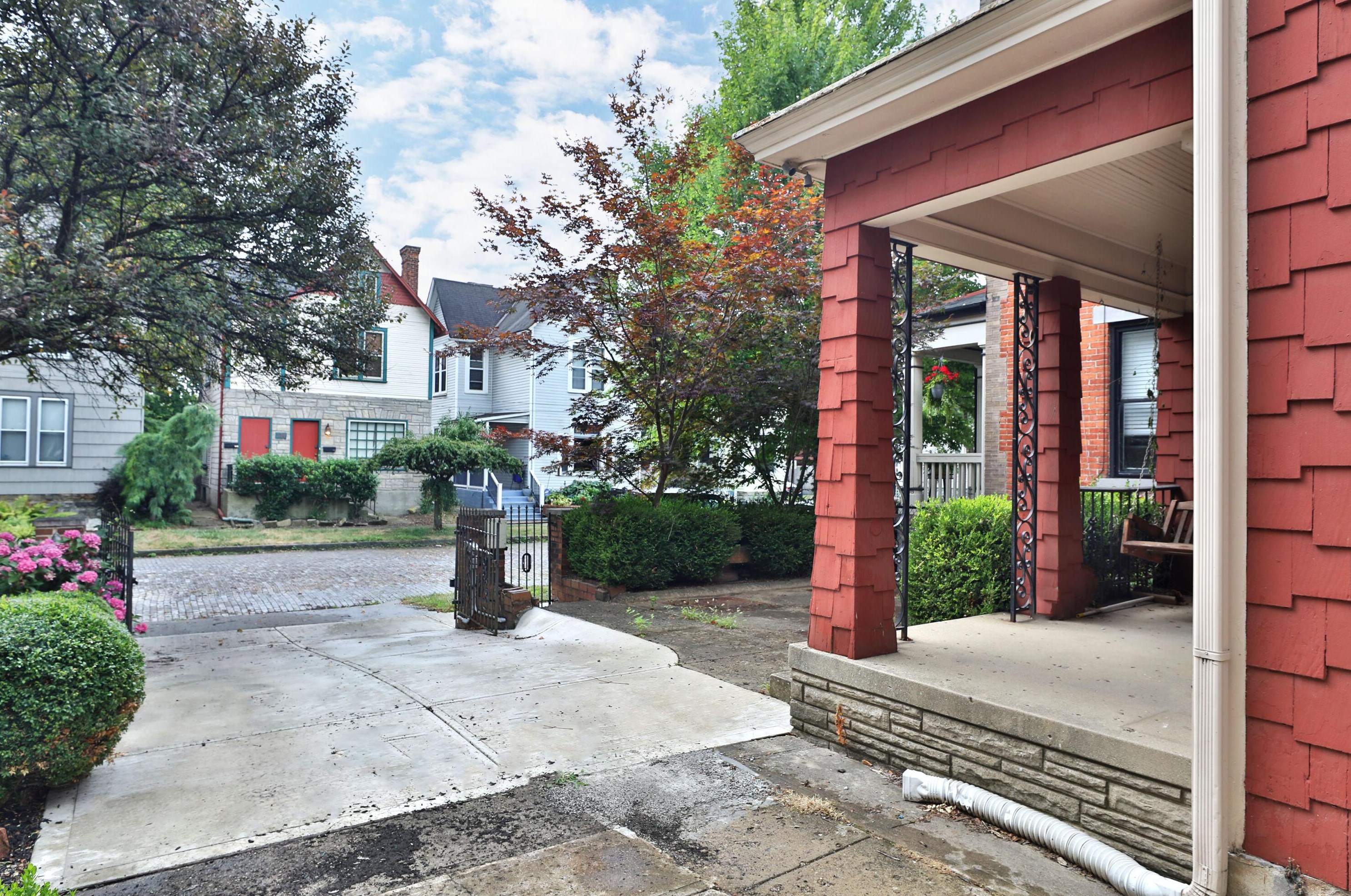 340 2nd Ave, Columbus OH  43201-3624 exterior