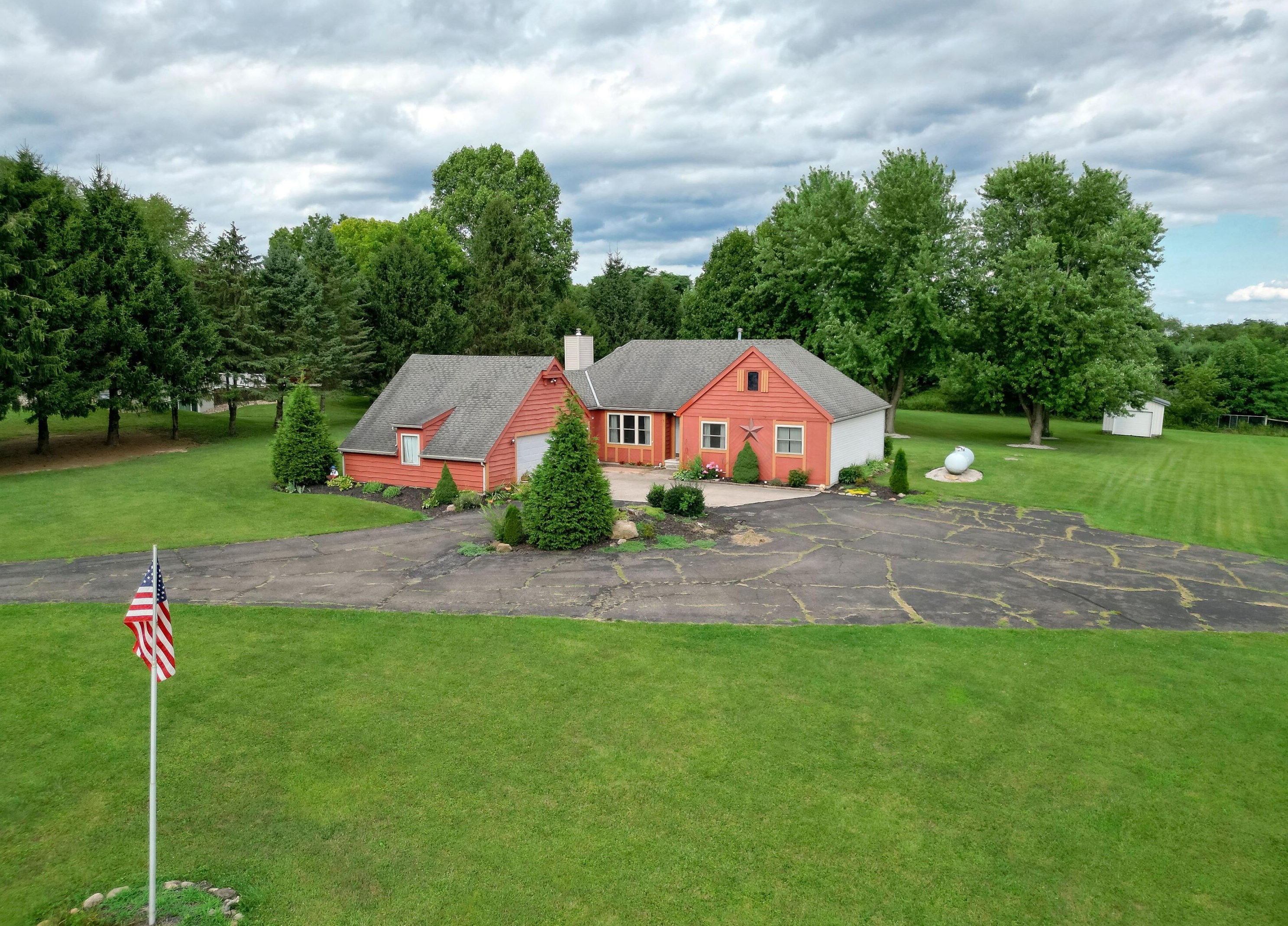 12274 Vincent Rd, Mount Vernon, OH 43050