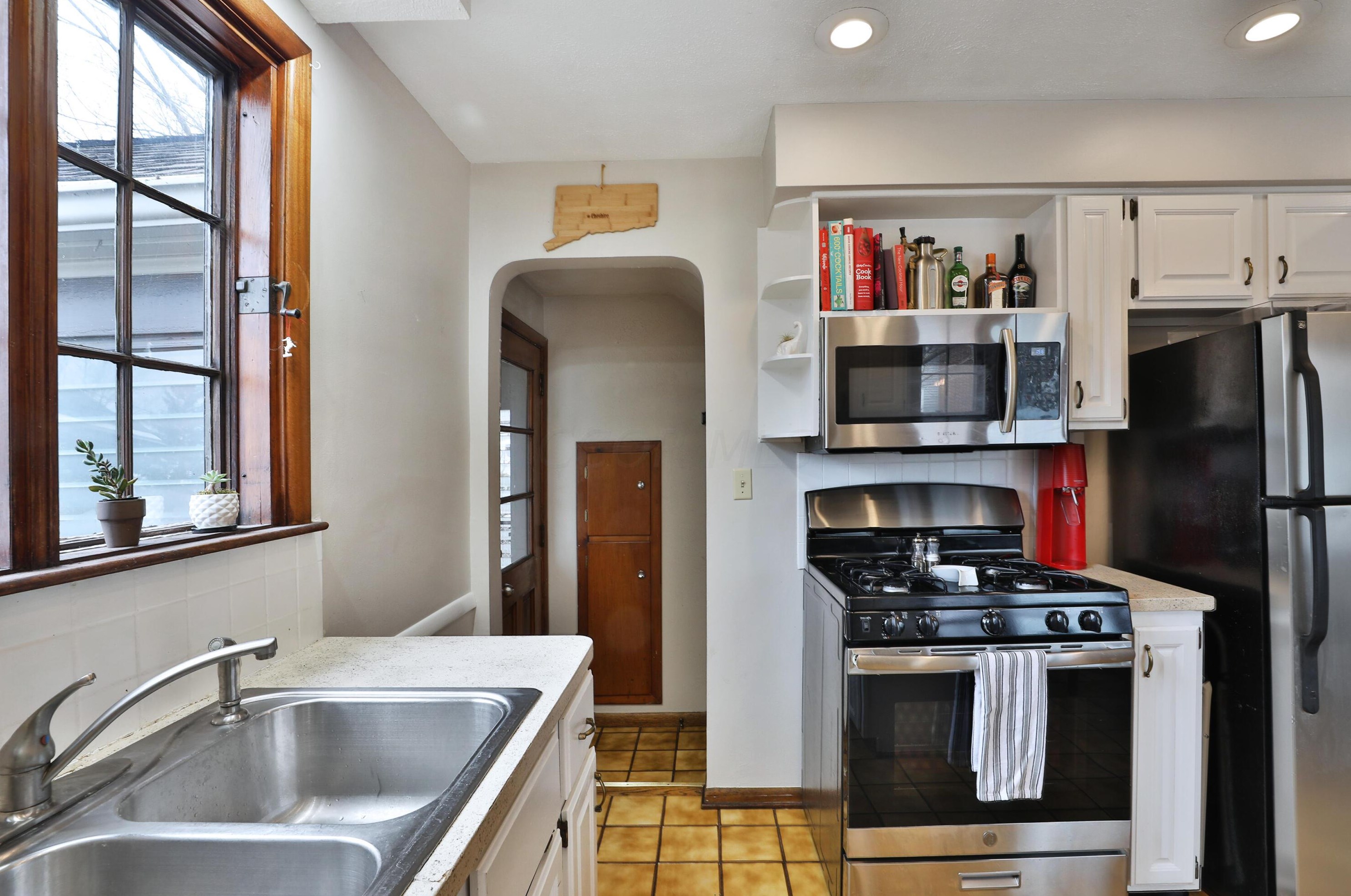 3126 Summit St, Columbus OH  43202-1315 exterior