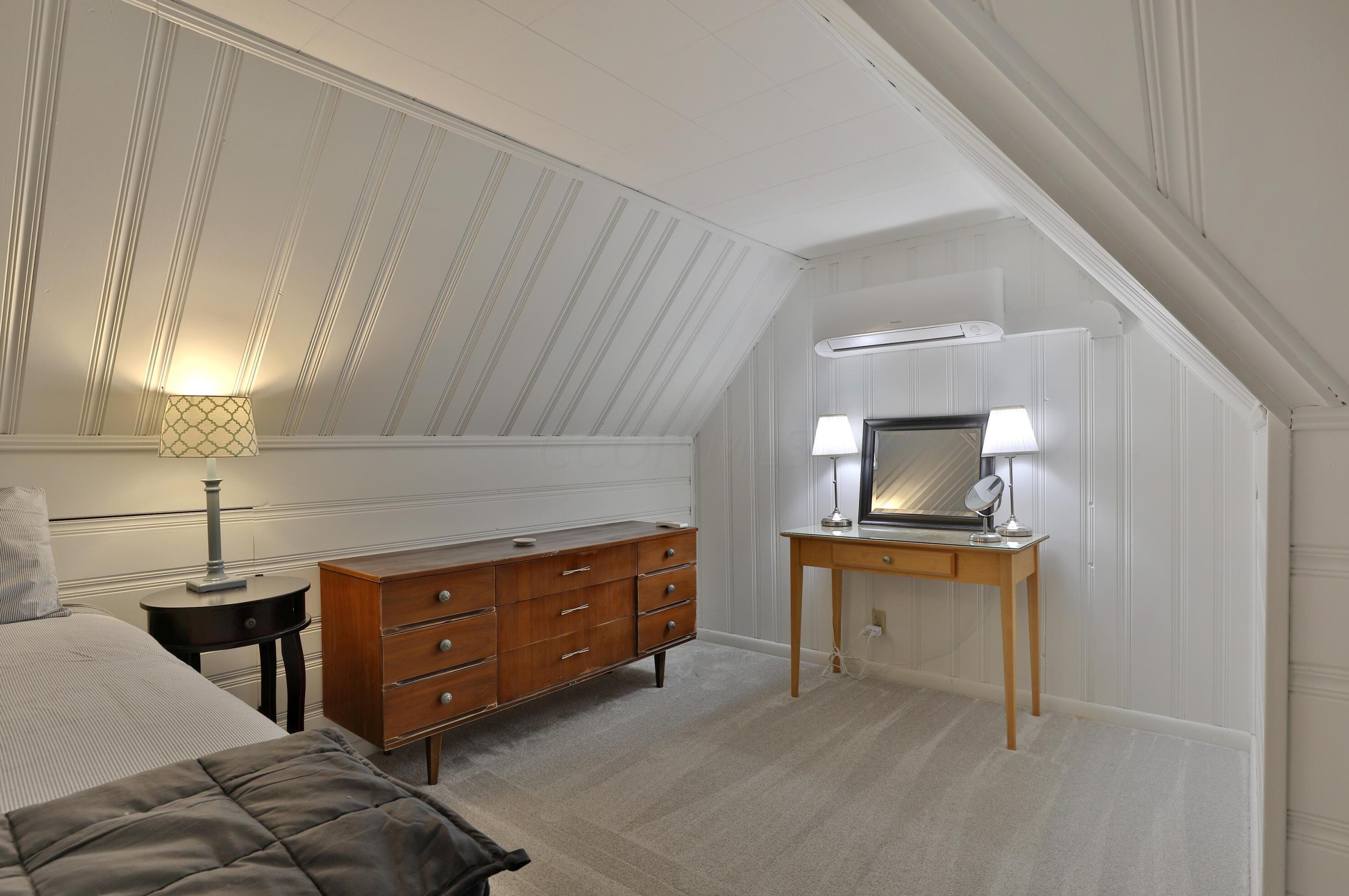 3126 Summit St, Columbus OH  43202-1315 exterior