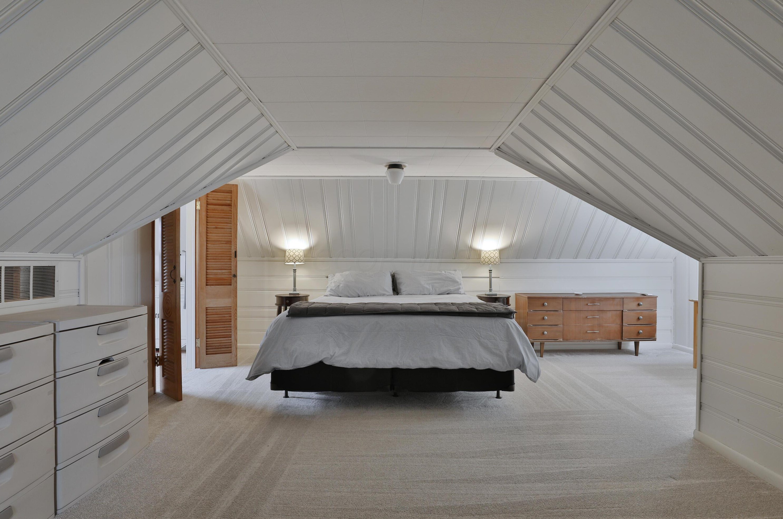 3126 Summit St, Columbus OH  43202-1315 exterior