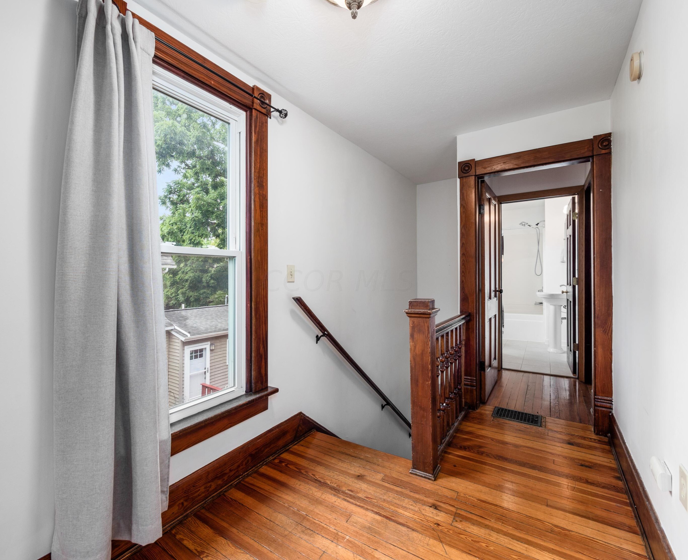 116 Como Ave, Columbus OH  43202-1211 exterior