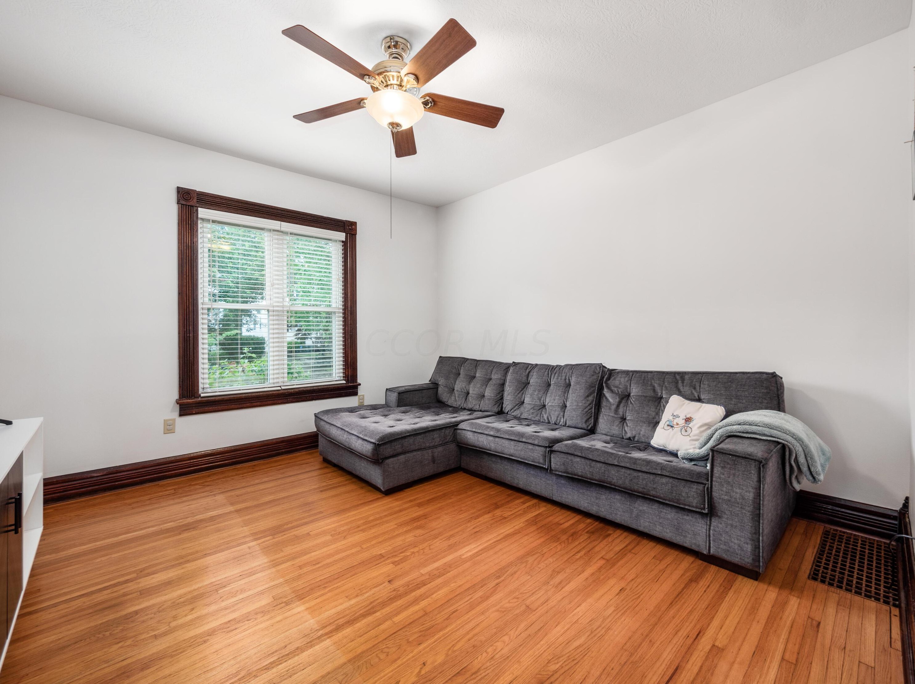 116 Como Ave, Columbus OH  43202-1211 exterior