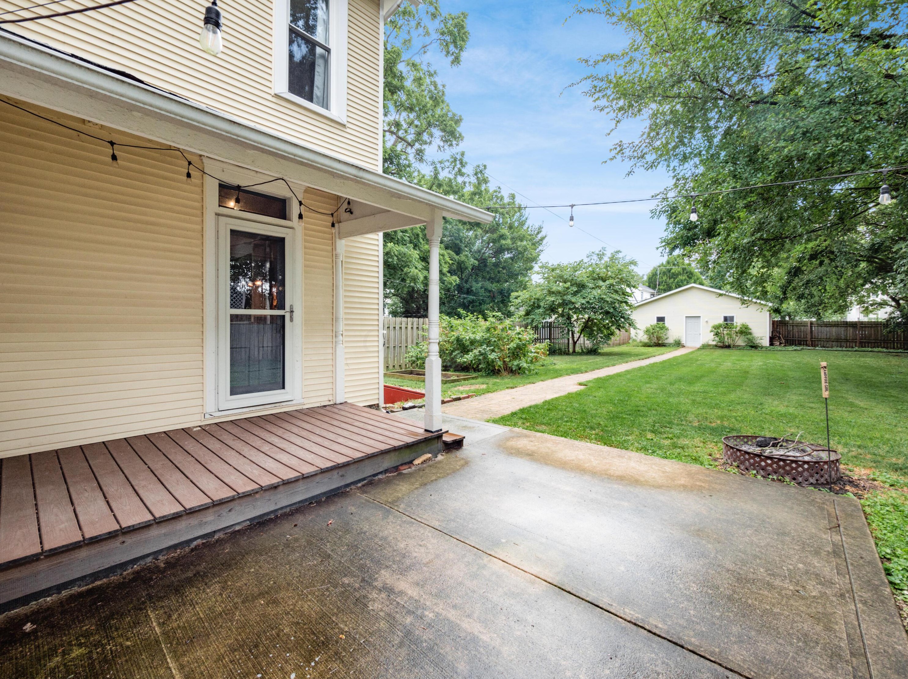 116 Como Ave, Columbus OH  43202-1211 exterior