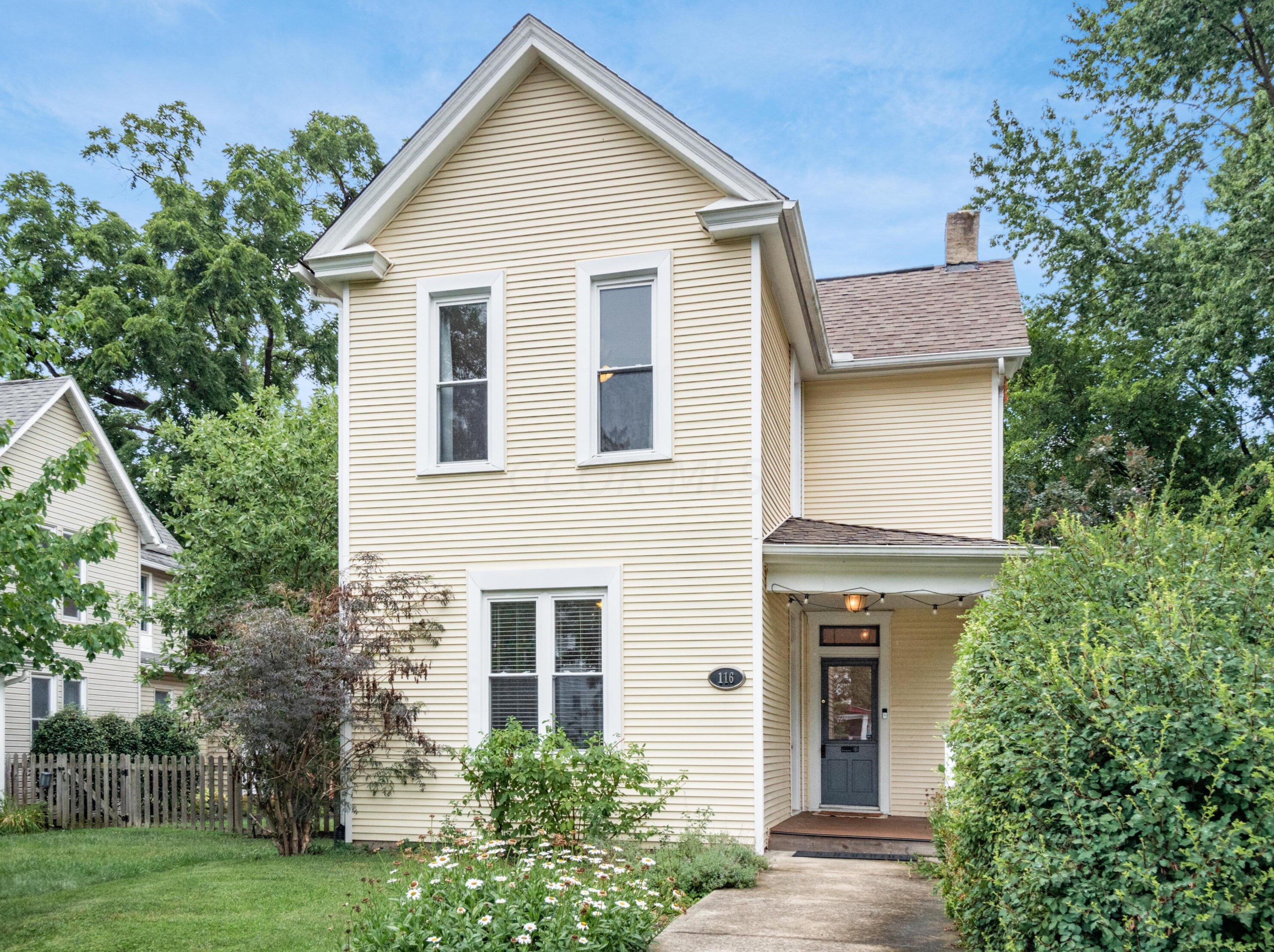 116 Como Ave, Columbus OH  43202-1211 exterior