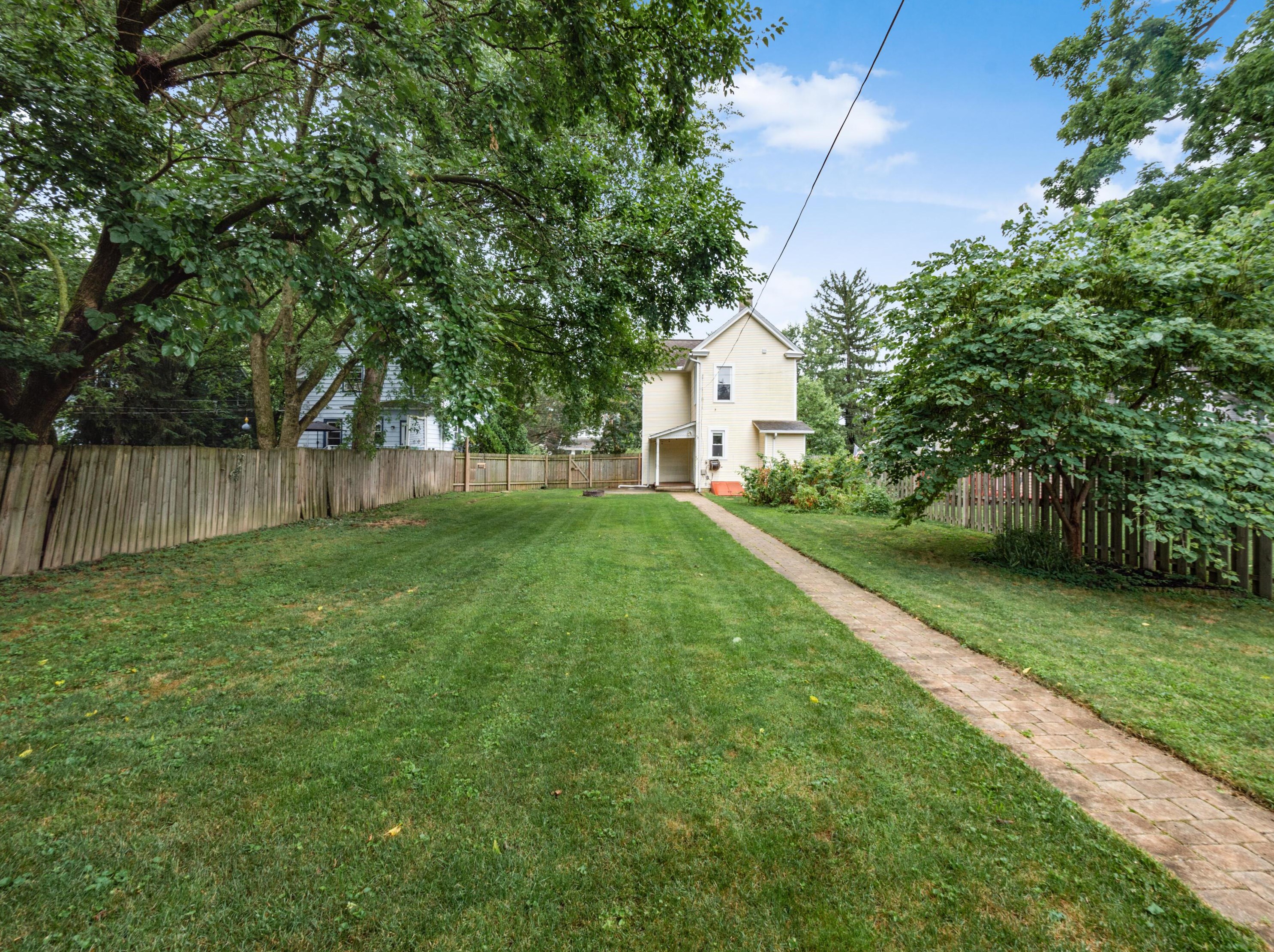 116 Como Ave, Columbus OH  43202-1211 exterior