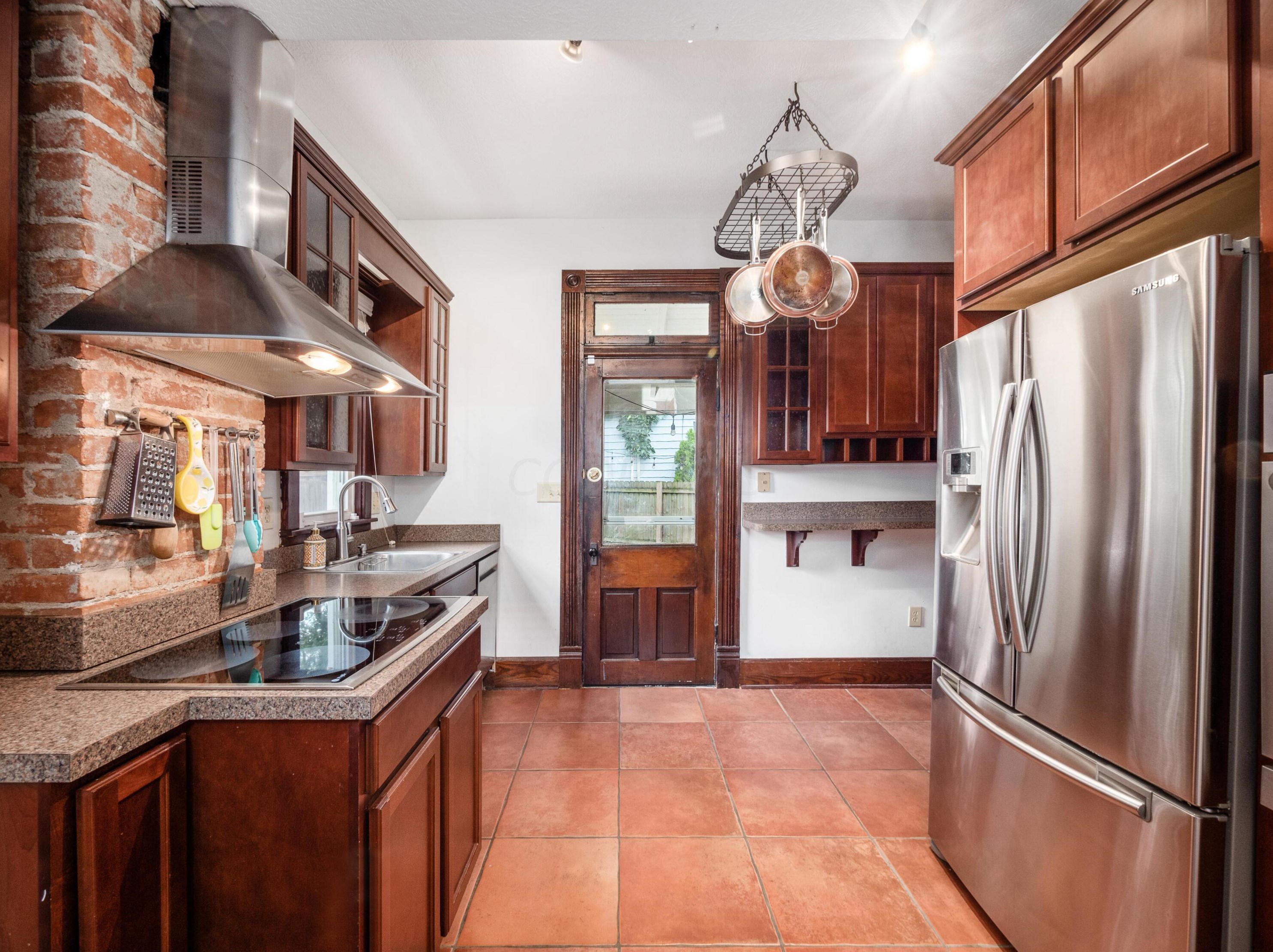 116 Como Ave, Columbus OH  43202-1211 exterior