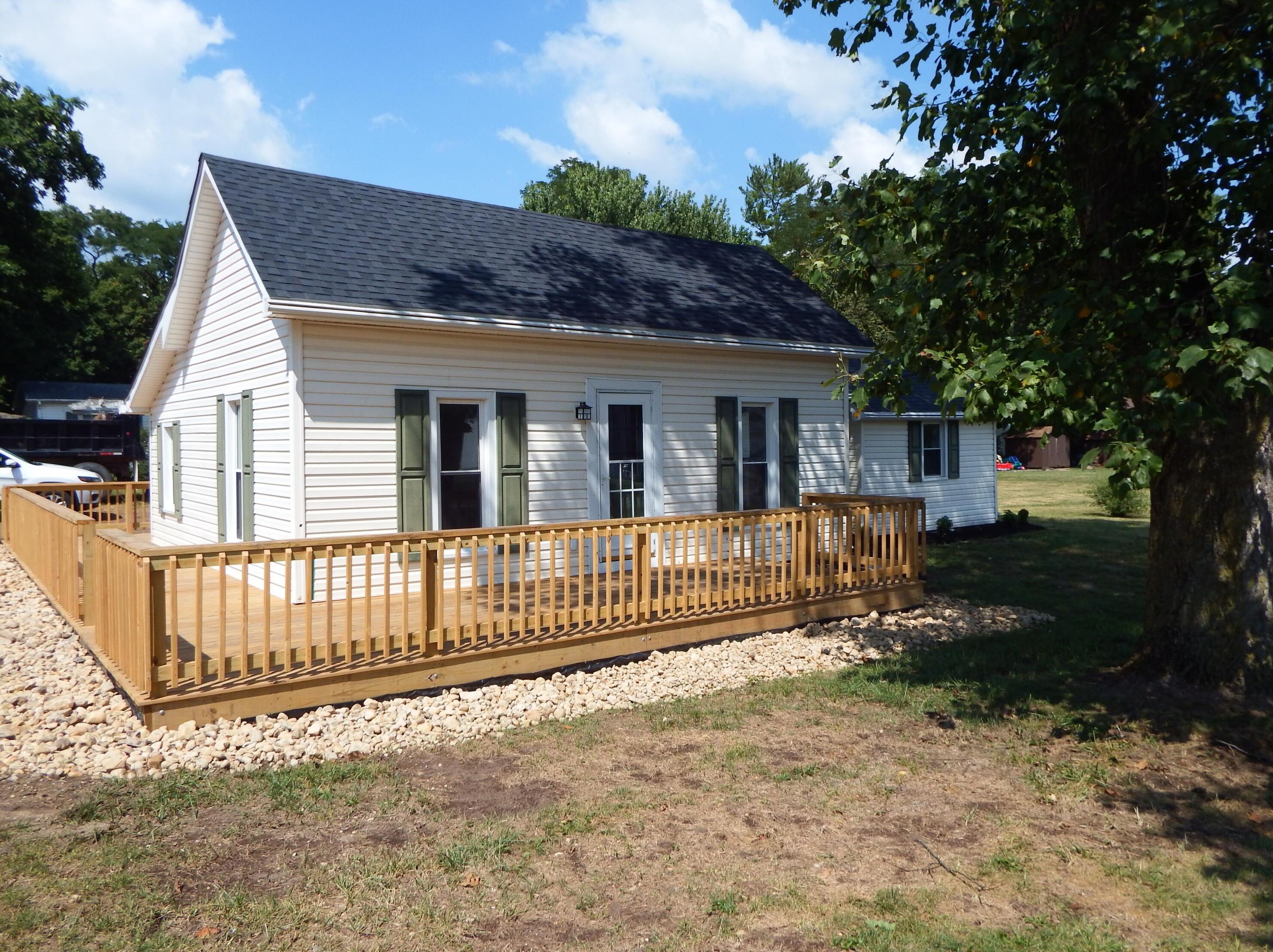 1060 Sycamore St, Harrisburg, OH 43126