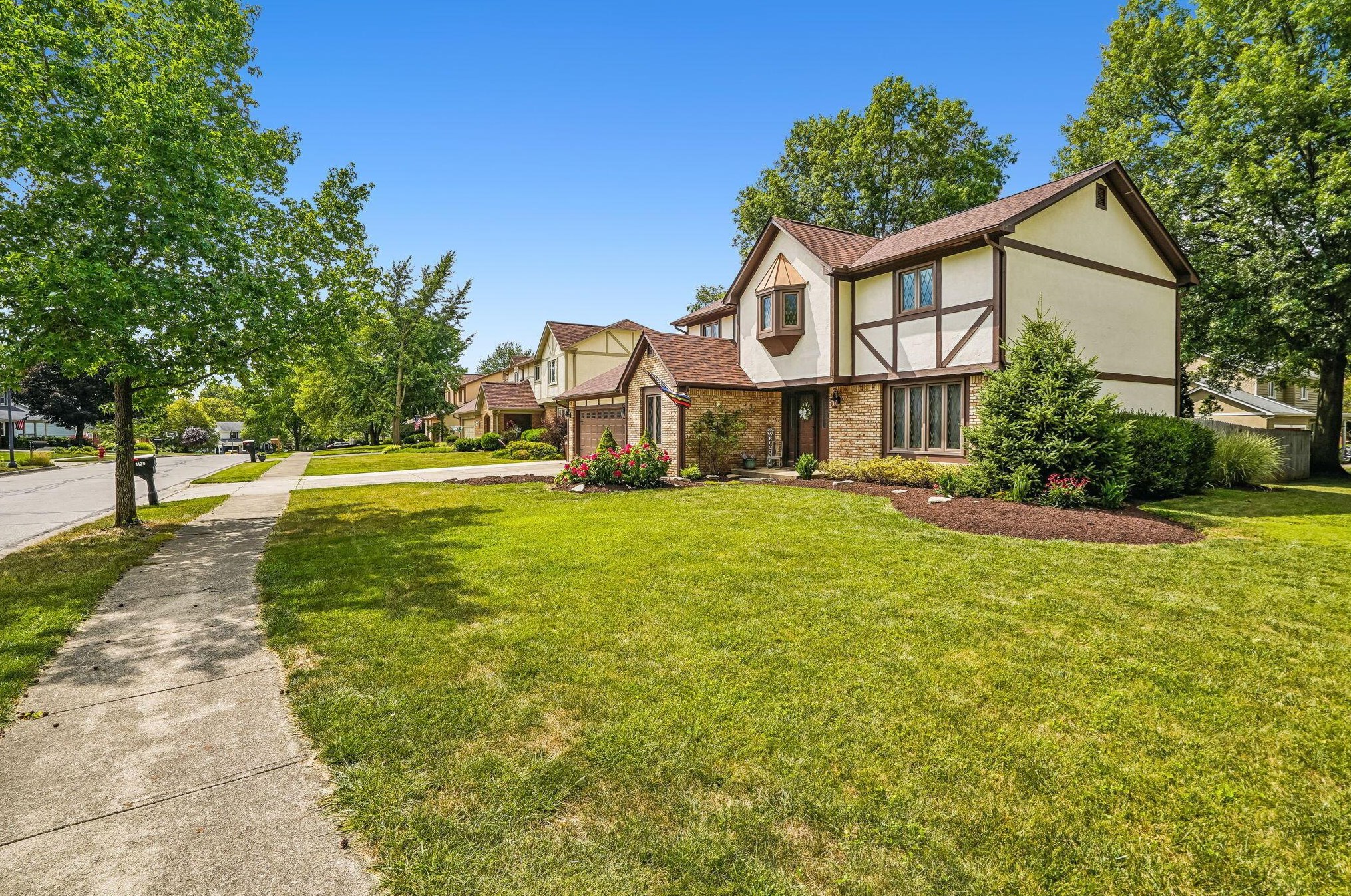 1120 Carousel Ct, Westerville, OH 43081