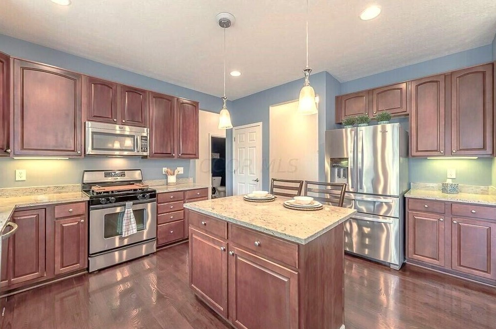 6212 Beringer Dr, Westerville, OH 43082