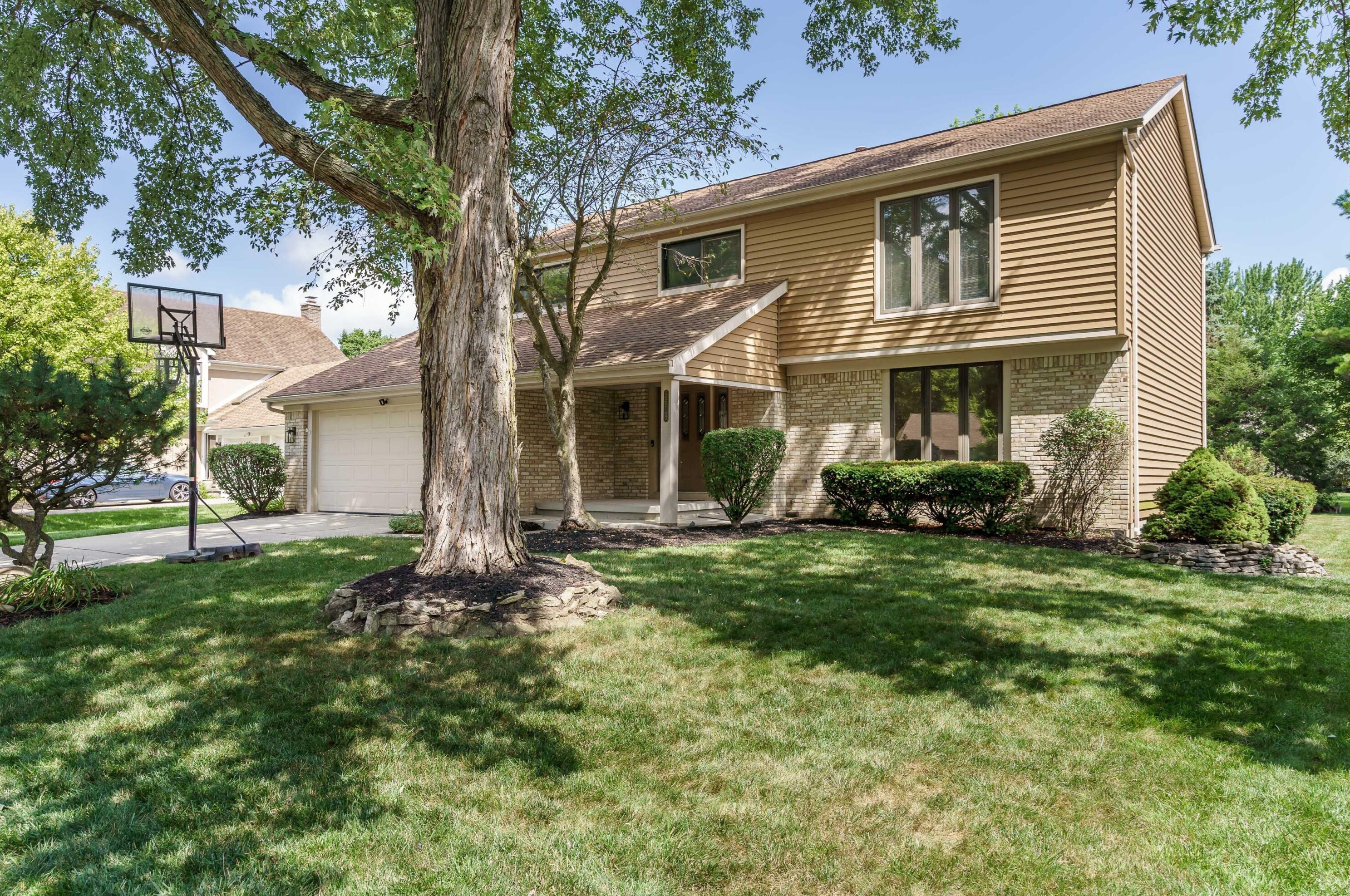 5618 Tara Hill Dr, Dublin, OH 43017-3040