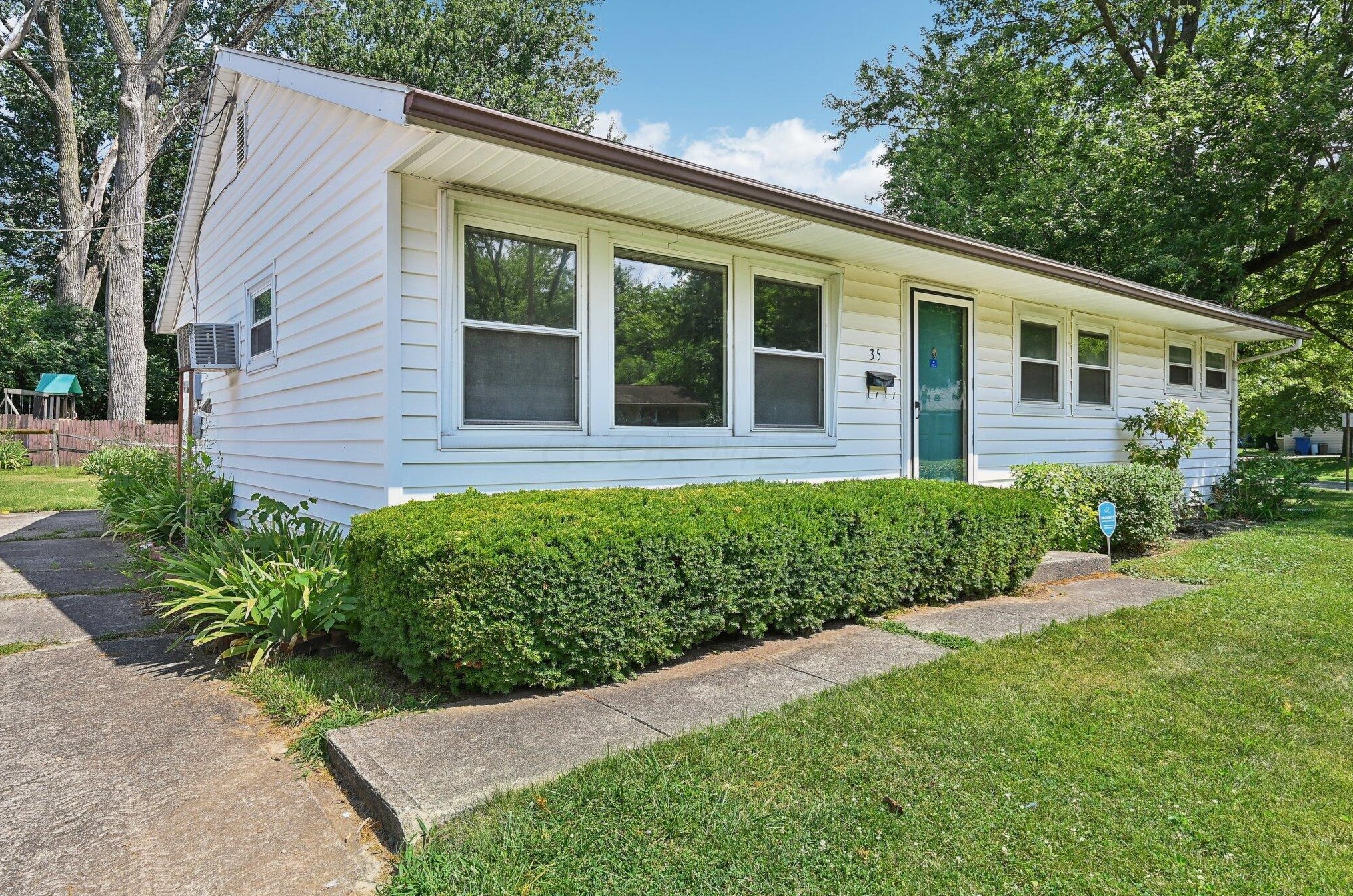 35 Richards Dr, Delaware, OH 43015