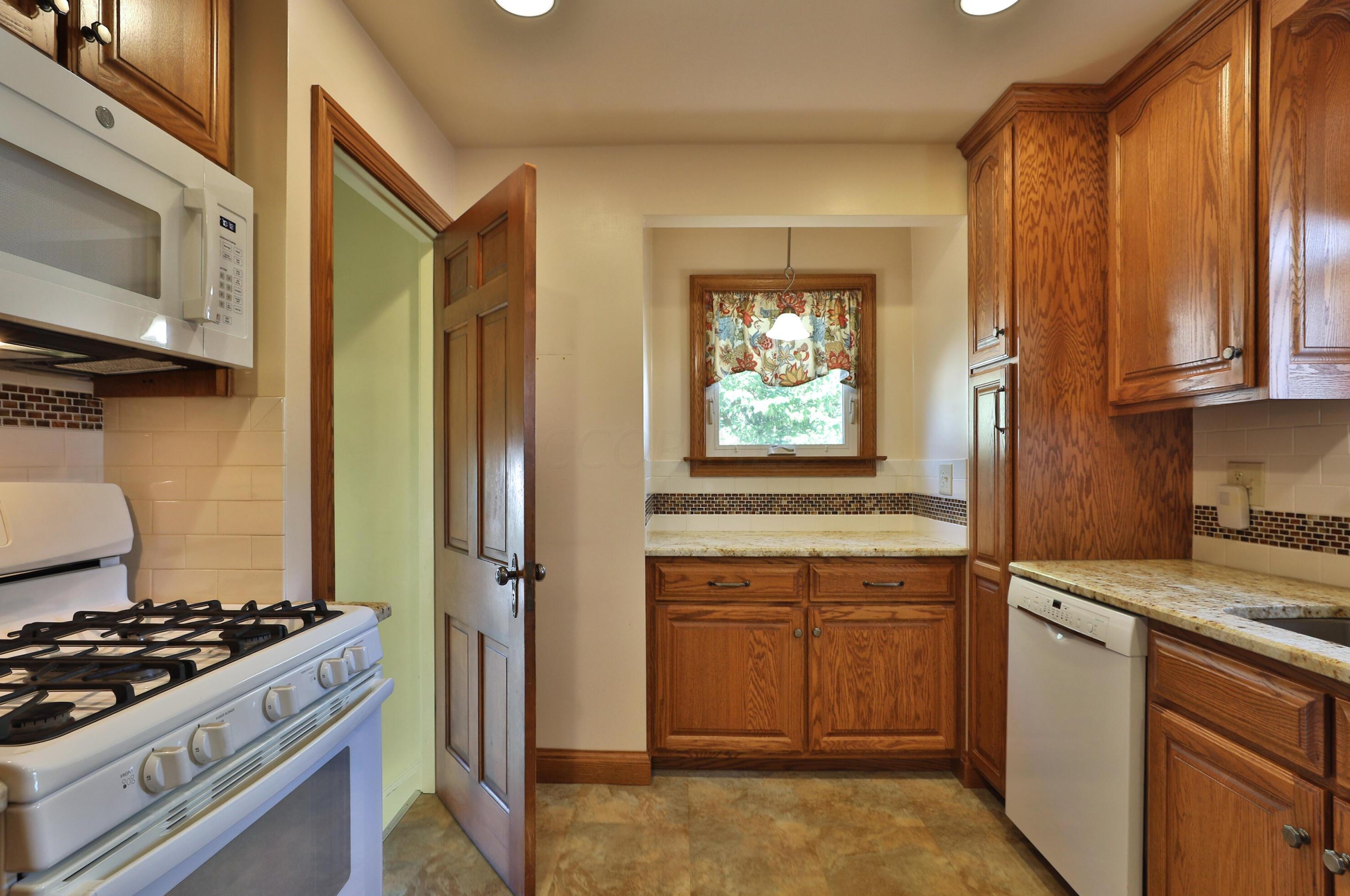 1393 Virginia Ave, Columbus OH 43212-3040 exterior