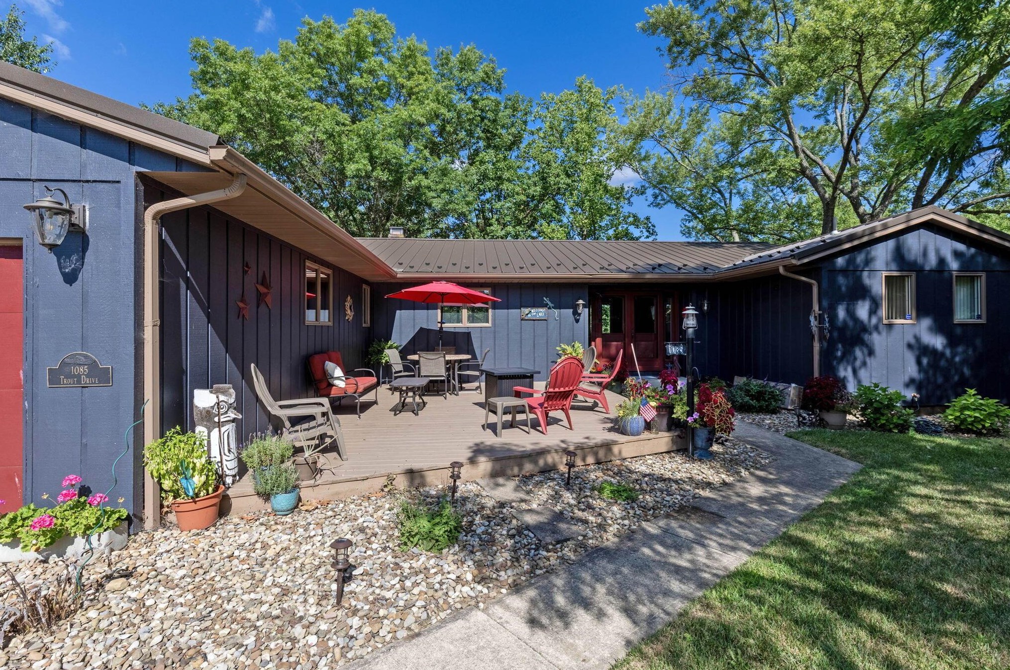 1085 Trout Dr, Mansfield, OH 44903