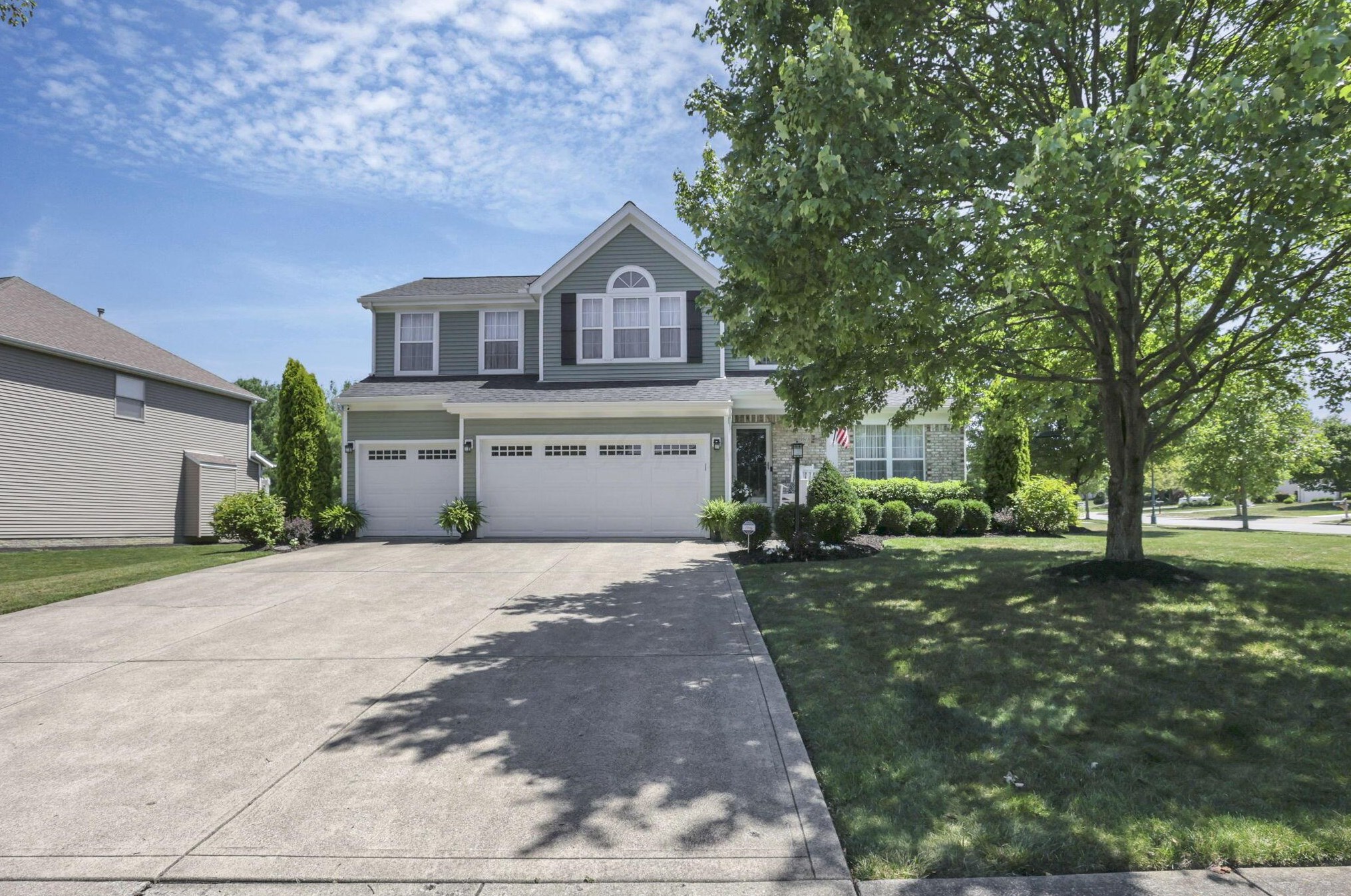 989 Ashmead Dr, Columbus, OH 43230-6270