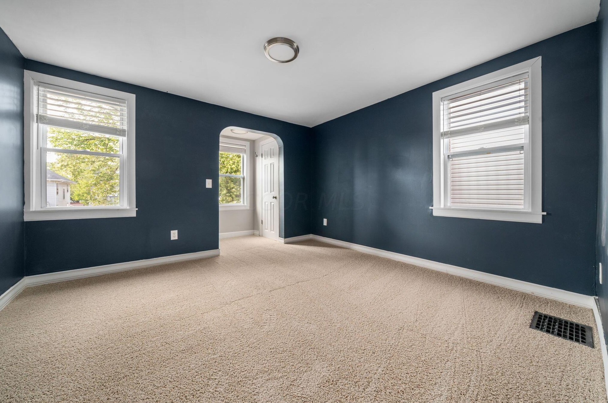 745 Deshler Ave, Columbus OH 43206-2925 exterior