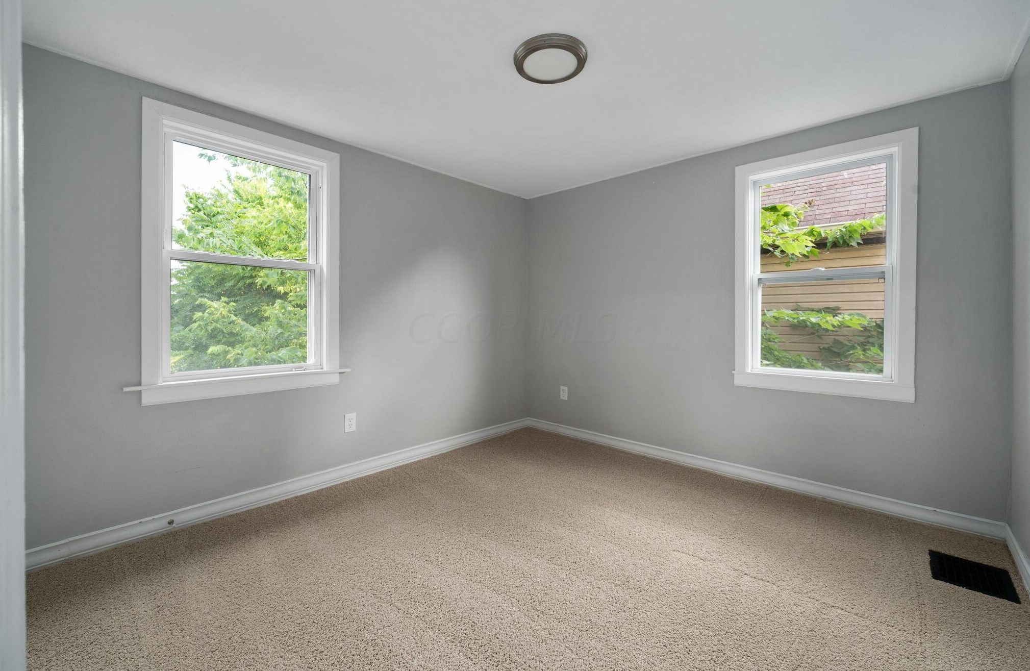 745 Deshler Ave, Columbus OH 43206-2925 exterior