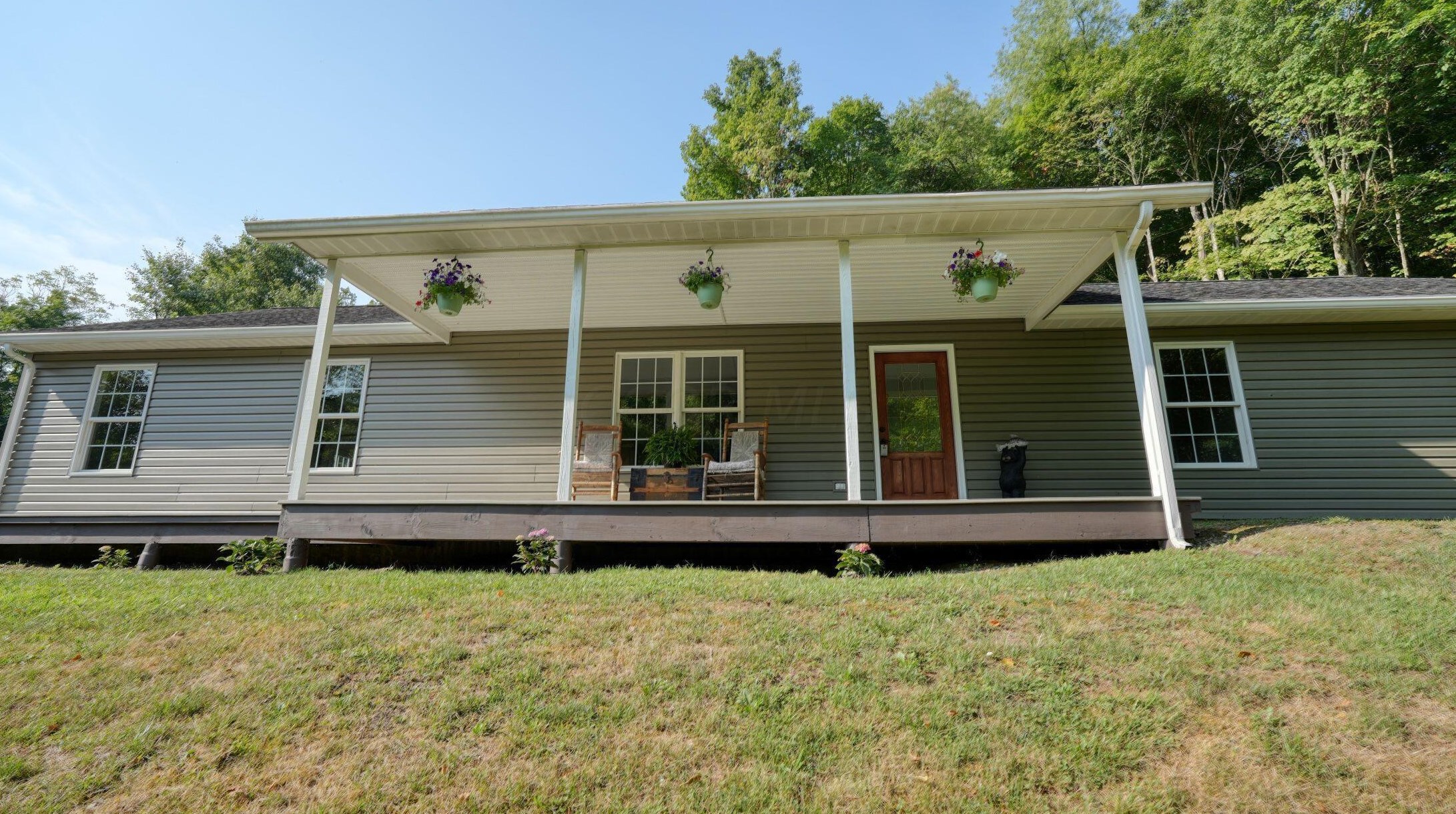 13182 Peacock Rd, Cambridge, OH 43725