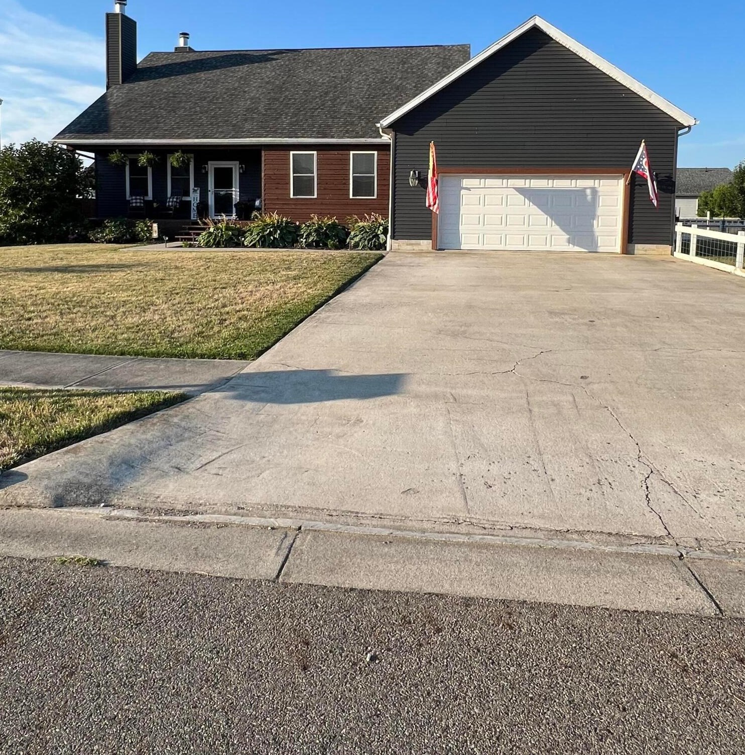 11 May Ave, Ashville, OH 43103