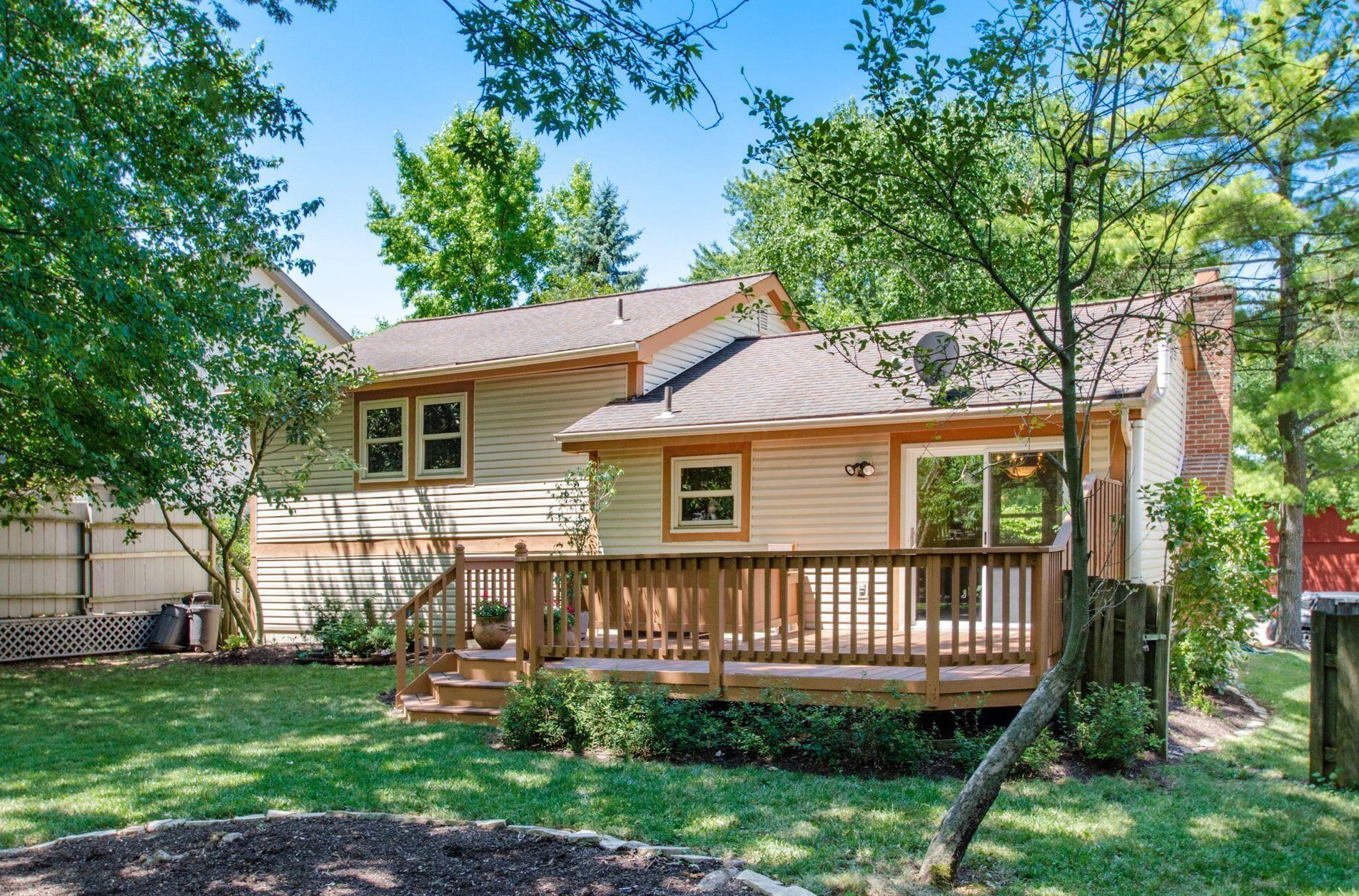 6782 Cowan St, Dublin, OH 43017