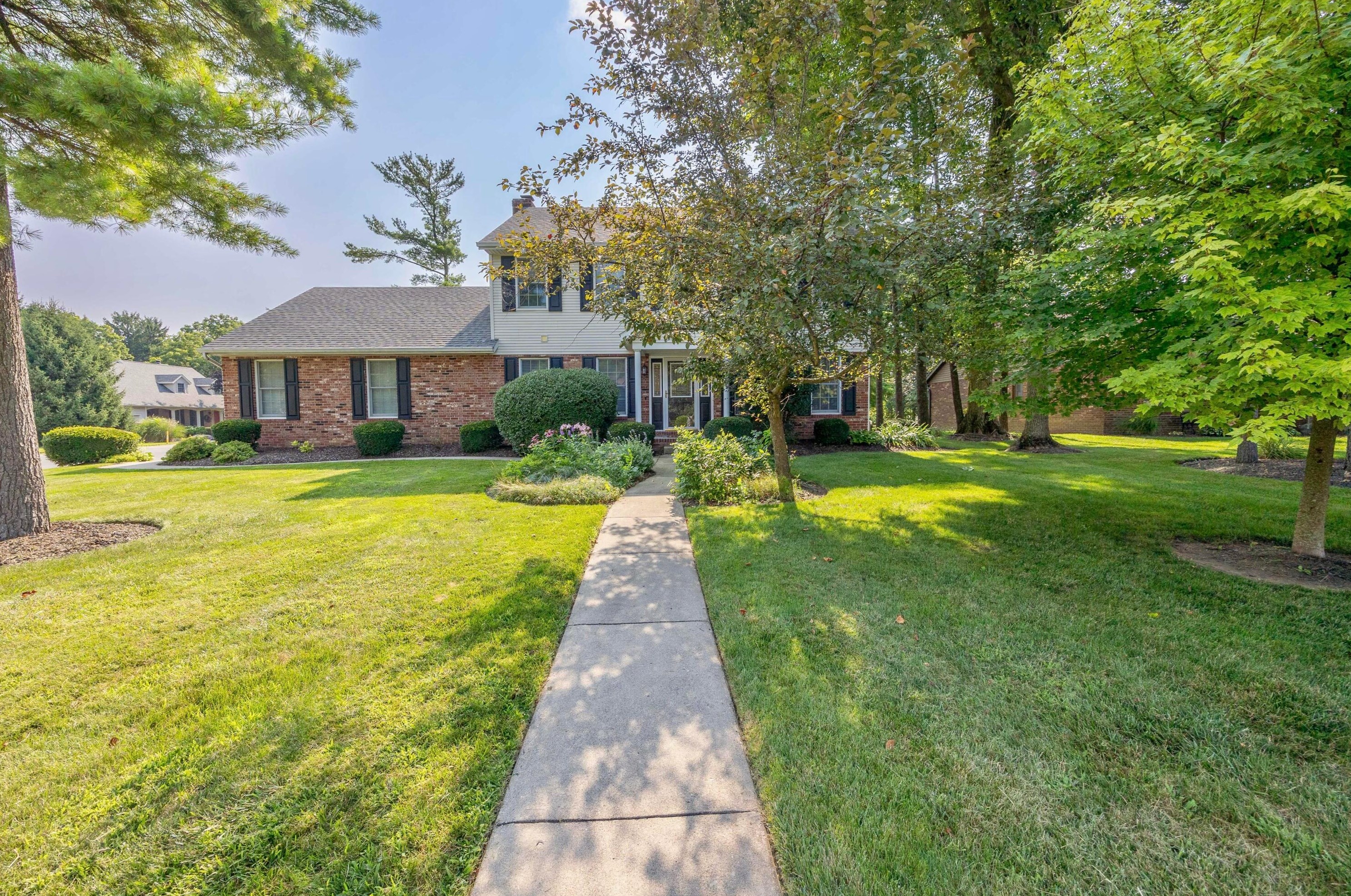 106 E Glen Dr, Bellefontaine, OH 43311