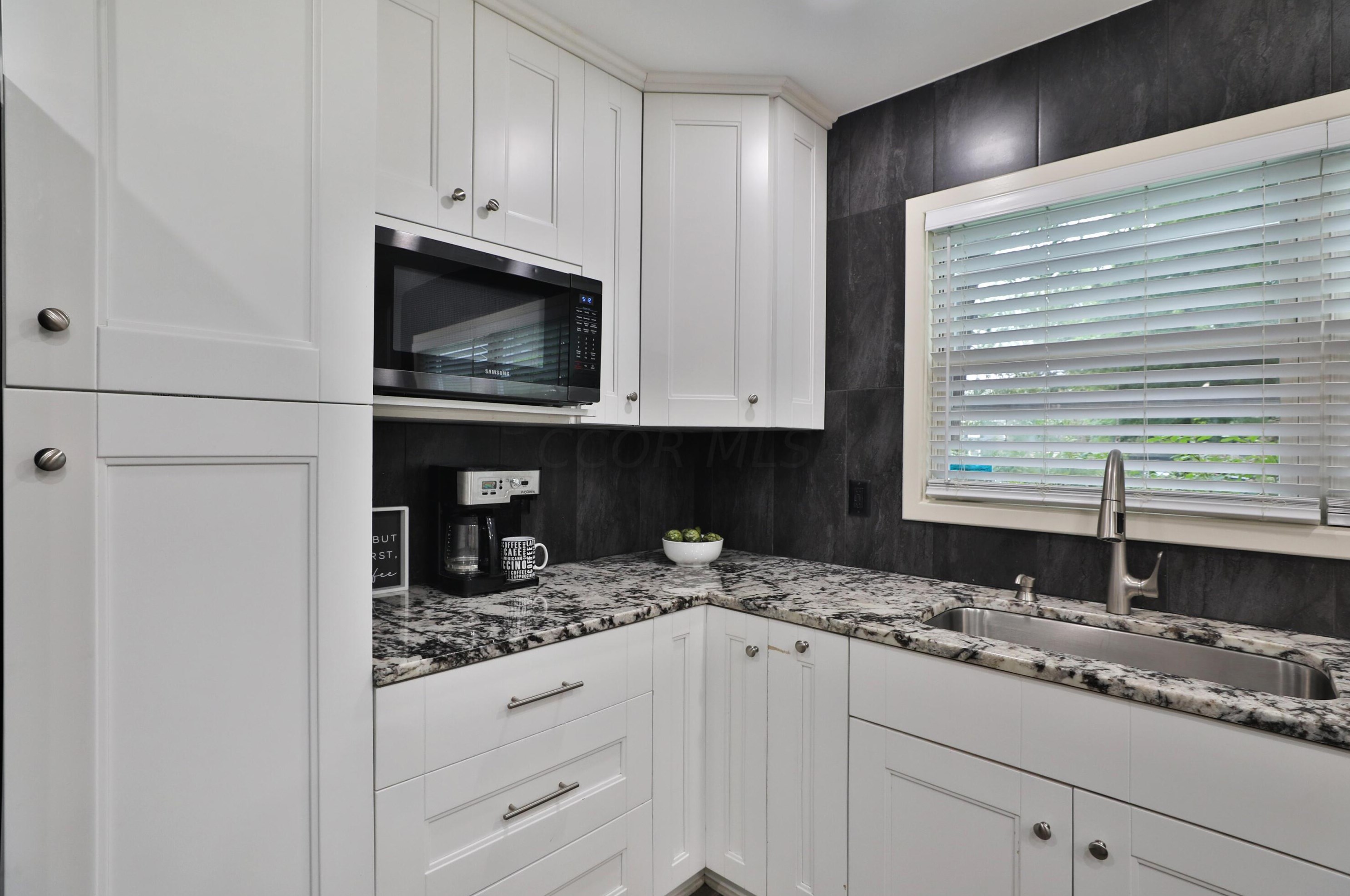 155 Roosevelt Ave, Columbus OH  43209-1559 exterior